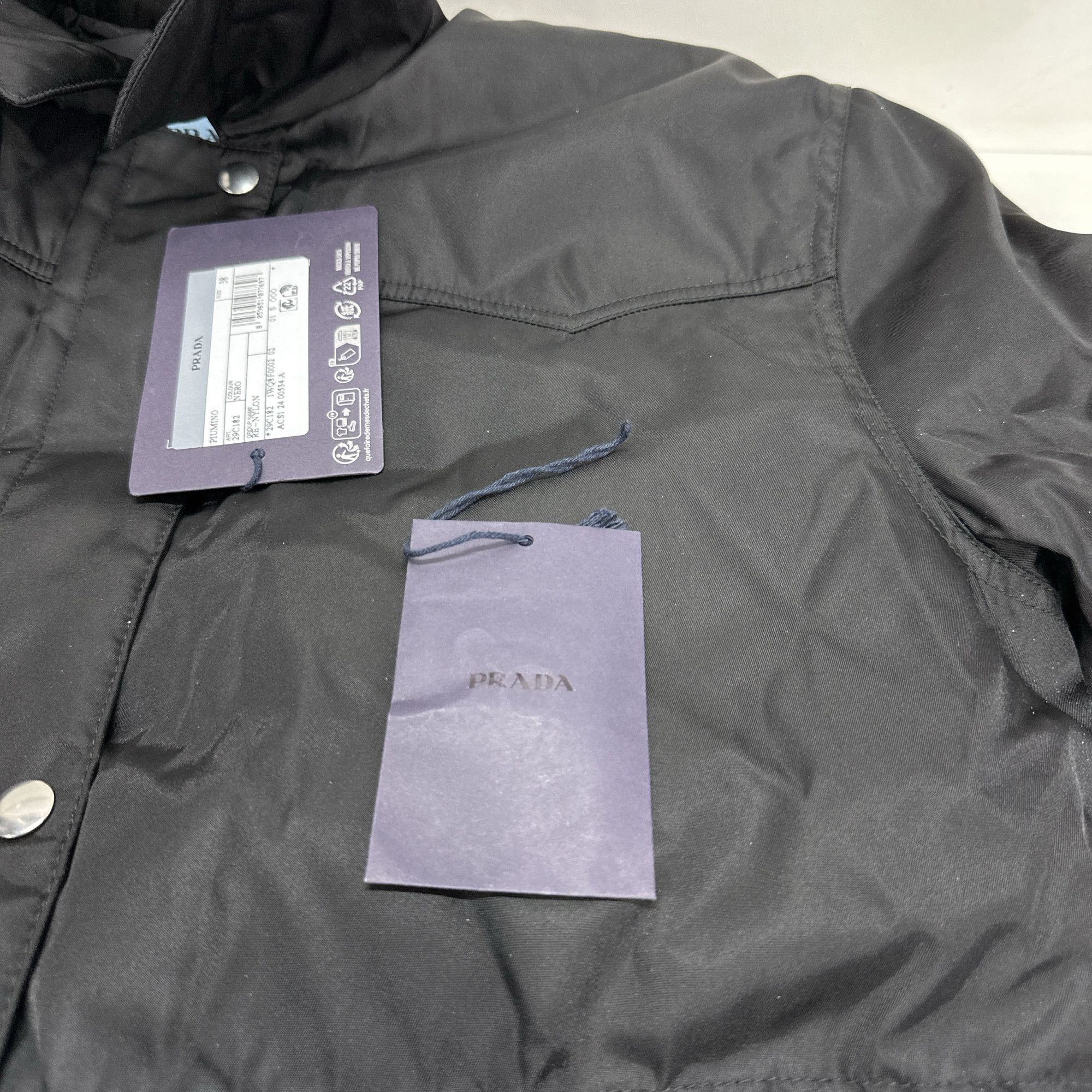 Prada Prada Re-Nylon Puffer Jacket Size 38 Size XS / US 0-2 / IT 36-38 - 8 Thumbnail