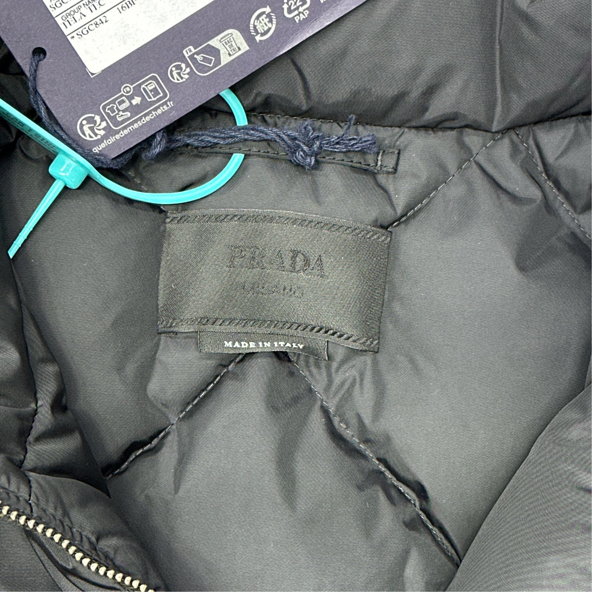 Prada Prada Re-Nylon Down Jacket Size XL Size US XL / EU 56 / 4 - 4 Thumbnail