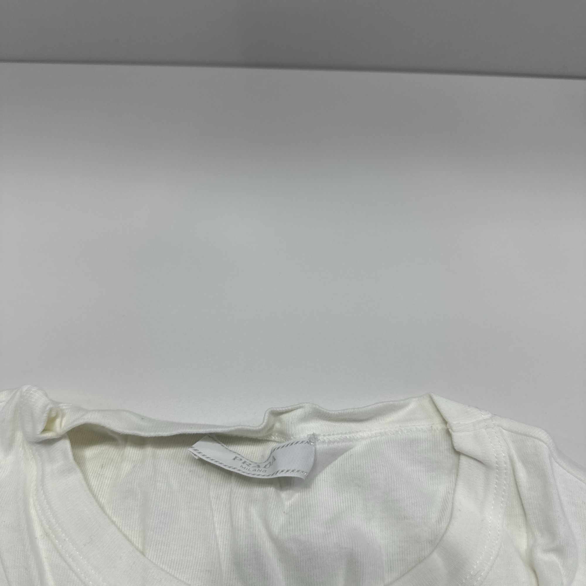 Prada PRADA Logo Plaque T-Shirt Size M Size US M / EU 48-50 / 2 - 6 Thumbnail