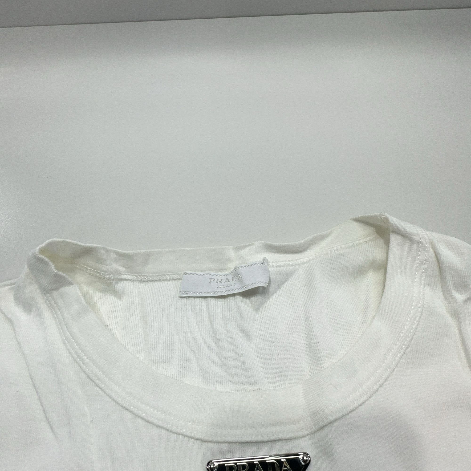 Prada PRADA Logo Plaque T-Shirt Size M Size US M / EU 48-50 / 2 - 9 Thumbnail