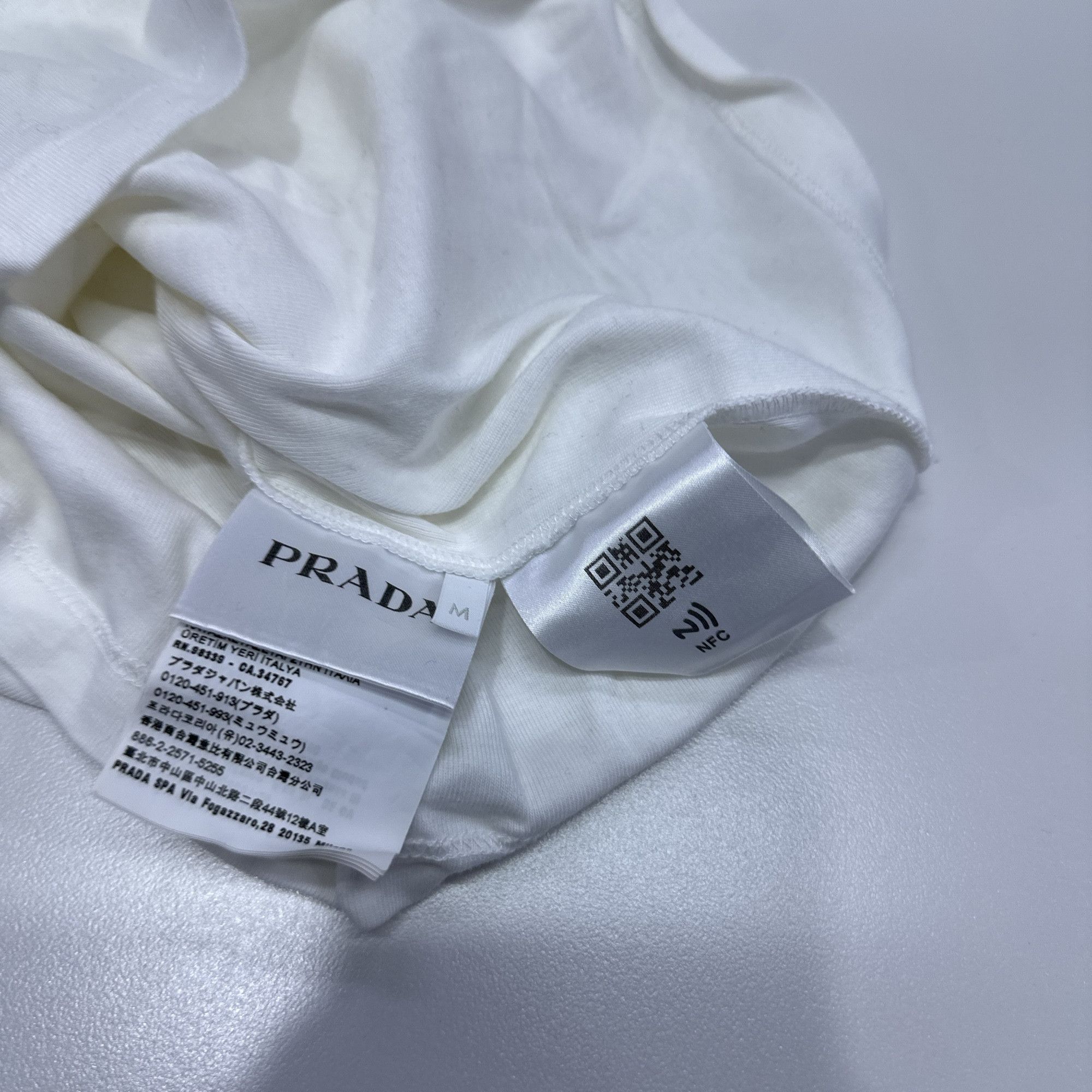 Prada PRADA Logo Plaque T-Shirt Size M Size US M / EU 48-50 / 2 - 4 Thumbnail