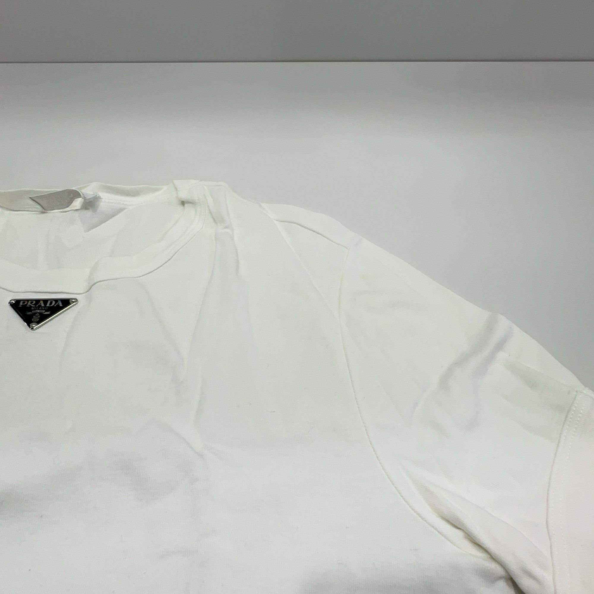 Prada PRADA Logo Plaque T-Shirt Size M Size US M / EU 48-50 / 2 - 7 Thumbnail