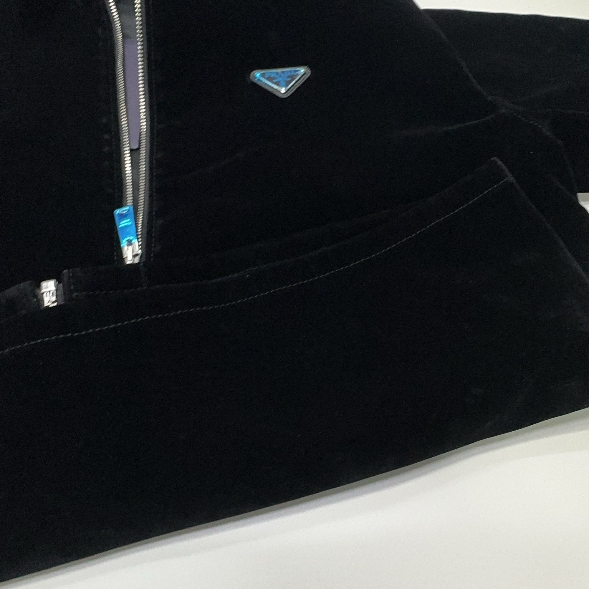 Prada Prada Velvet Logo Blouson Size M Size US M / EU 48-50 / 2 - 12 Thumbnail