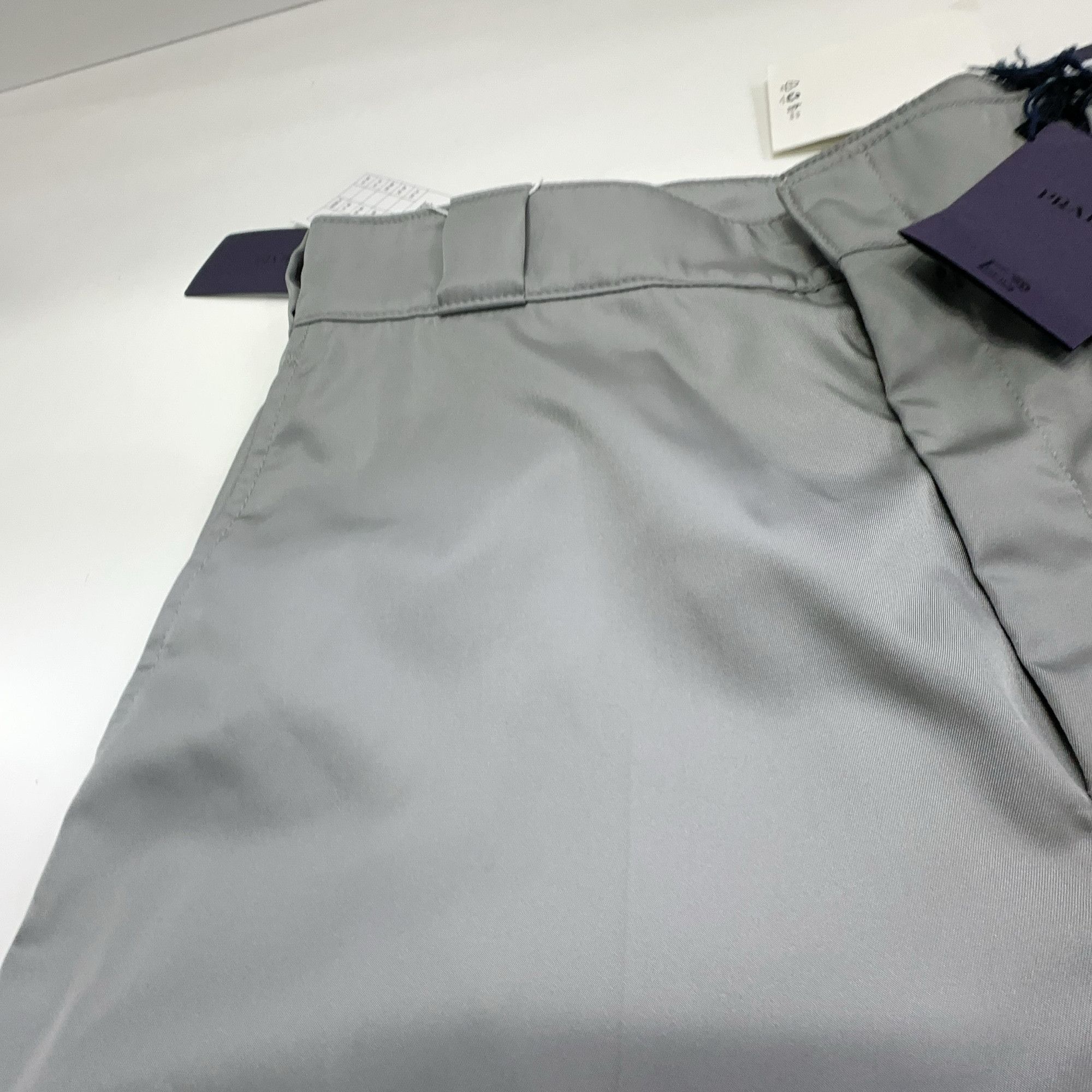 Prada Prada Re-Nylon Logo Shorts Size 30 Size US 30 / EU 46 - 11 Thumbnail