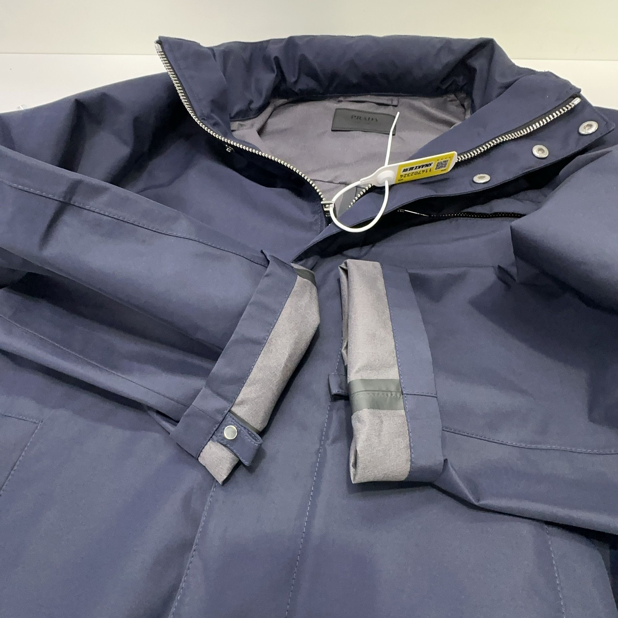 Prada Prada Navy Hooded Windbreaker Size M Size US M / EU 48-50 / 2 - 16 Thumbnail