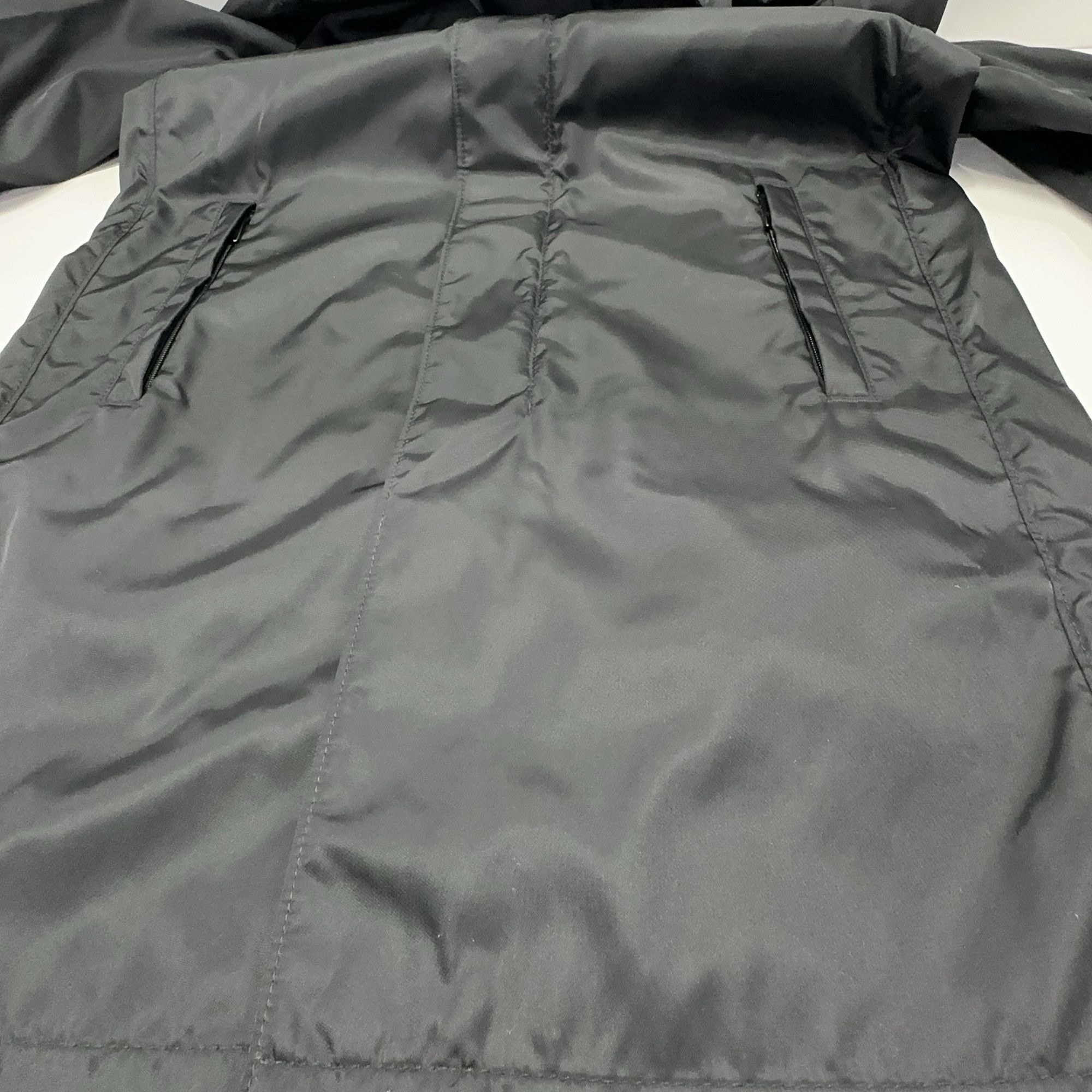 Prada Prada Nylon Logo Raincoat Size S Size US S / EU 44-46 / 1 - 7 Thumbnail