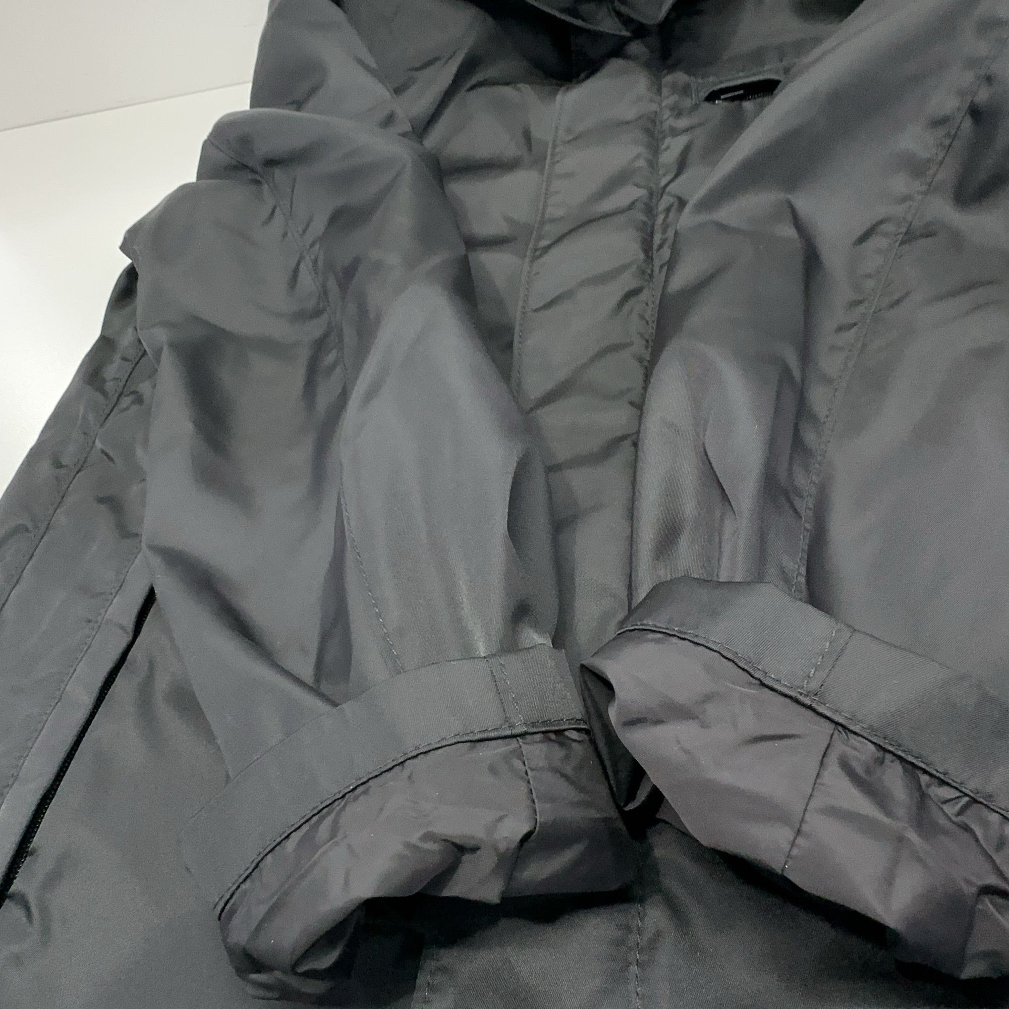 Prada Prada Nylon Logo Raincoat Size S Size US S / EU 44-46 / 1 - 9 Thumbnail