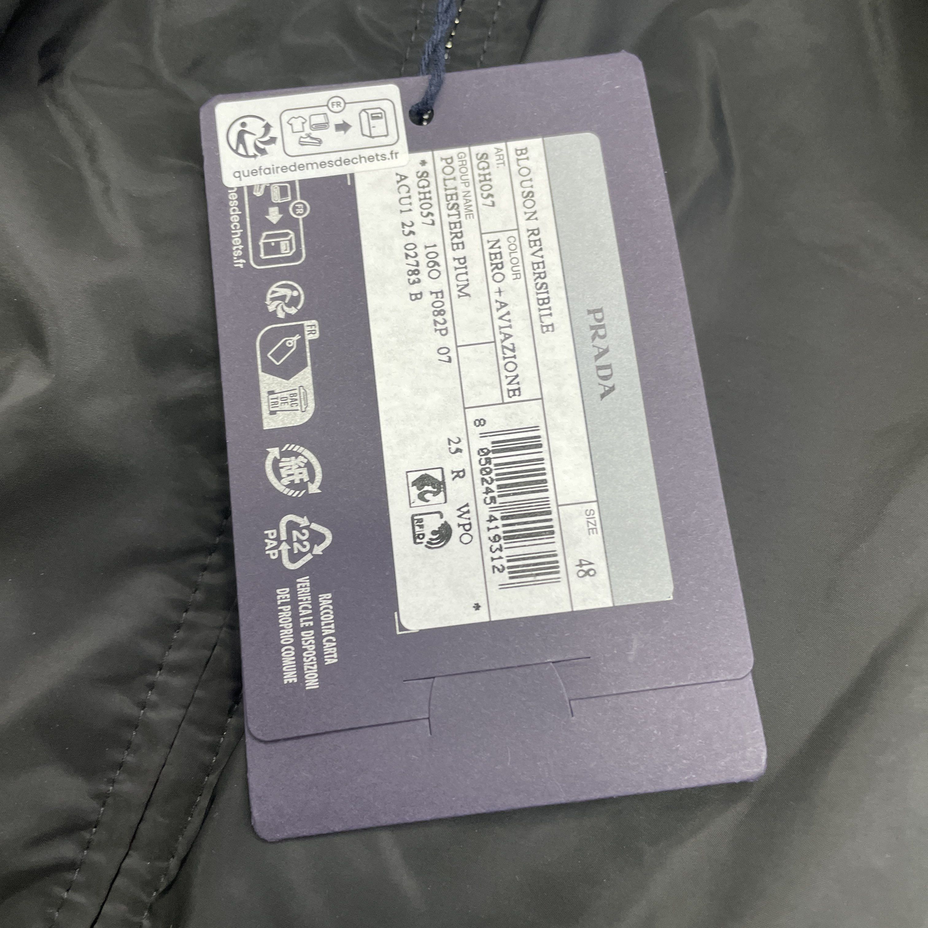 Prada Prada Reversible Logo Jacket Size M Size US M / EU 48-50 / 2 - 2 Thumbnail
