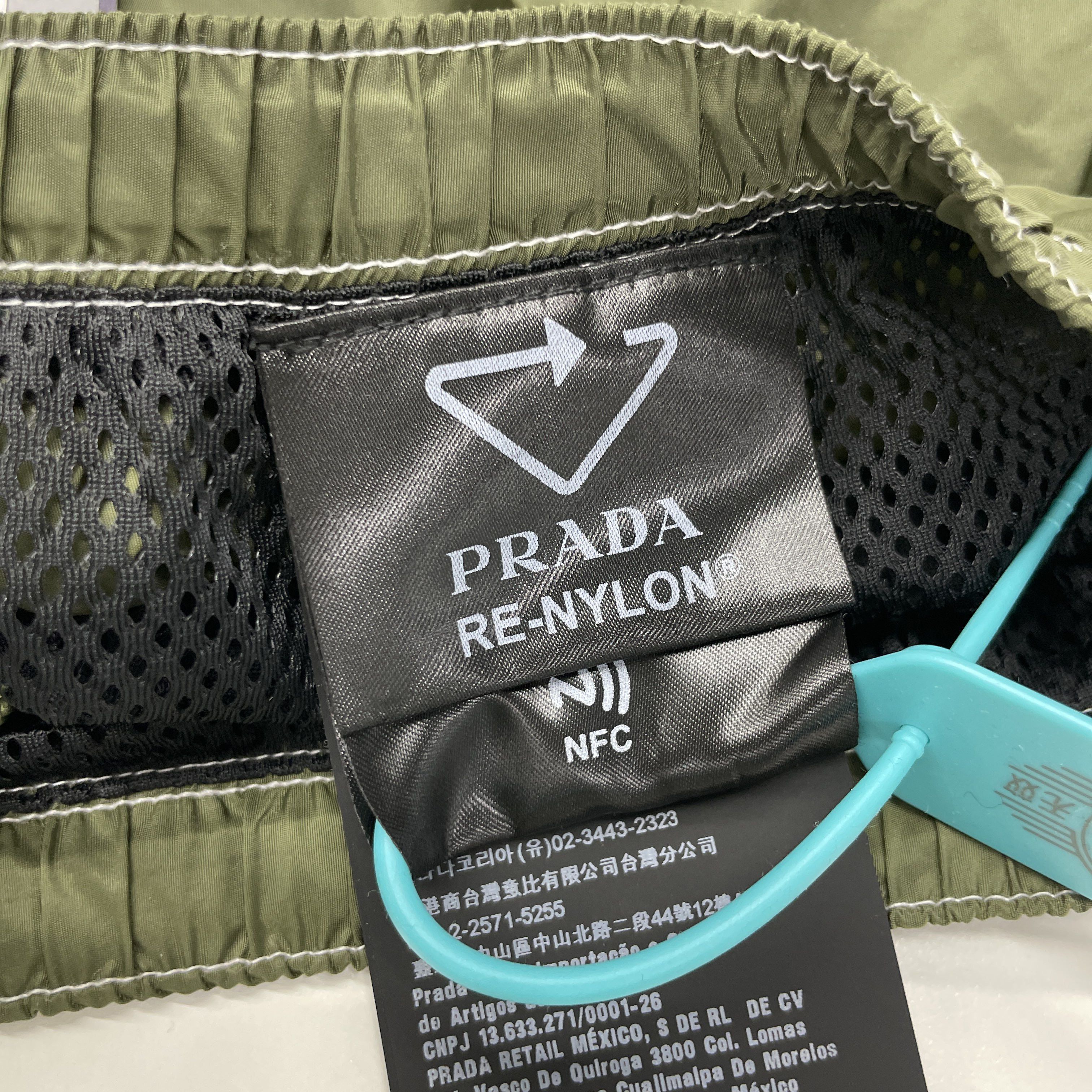 Prada Prada Re-Nylon Logo Shorts Size 50 Size US 34 / EU 50 - 3 Thumbnail