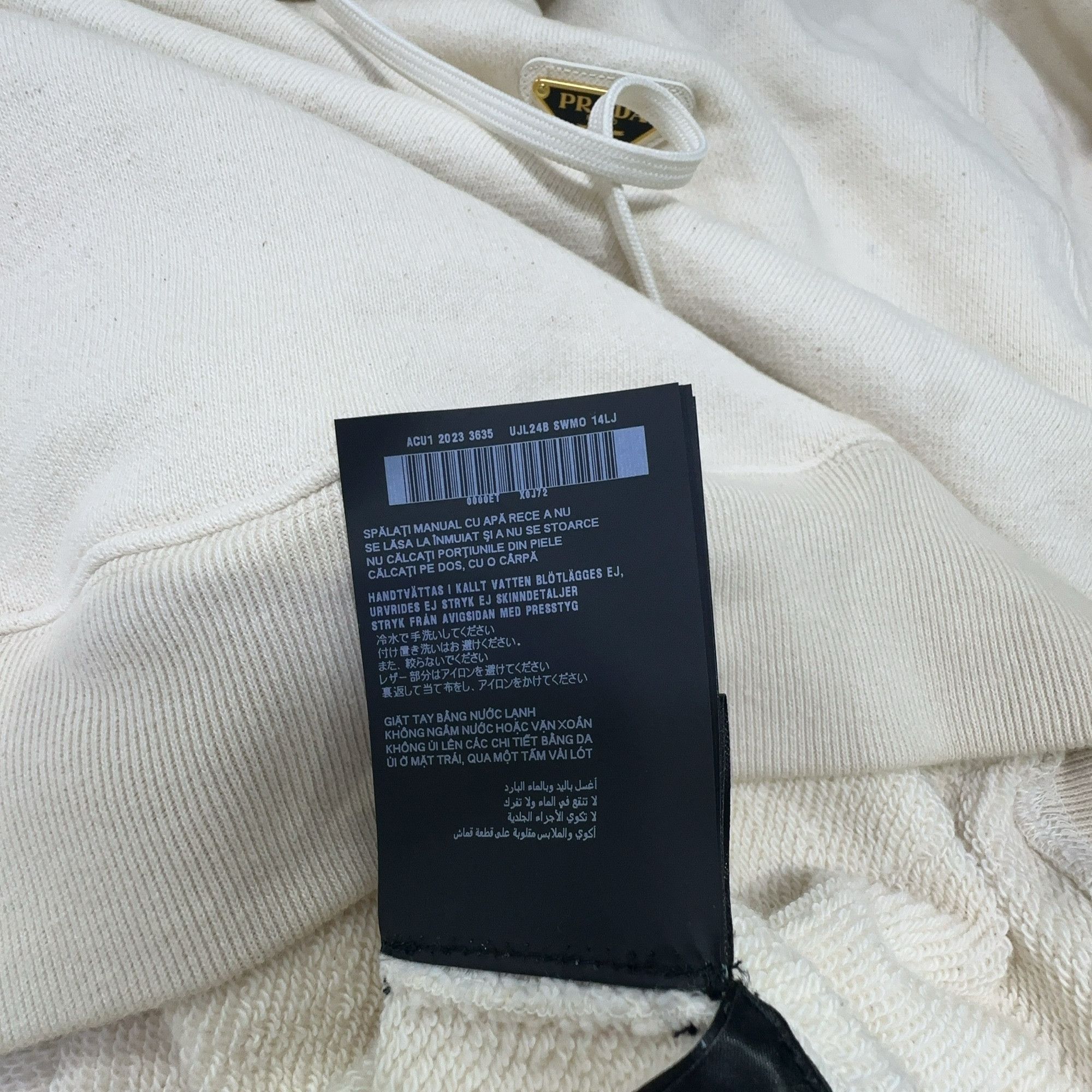 Prada Prada Logo Patch Hoodie Size L Size US L / EU 52-54 / 3 - 5 Thumbnail