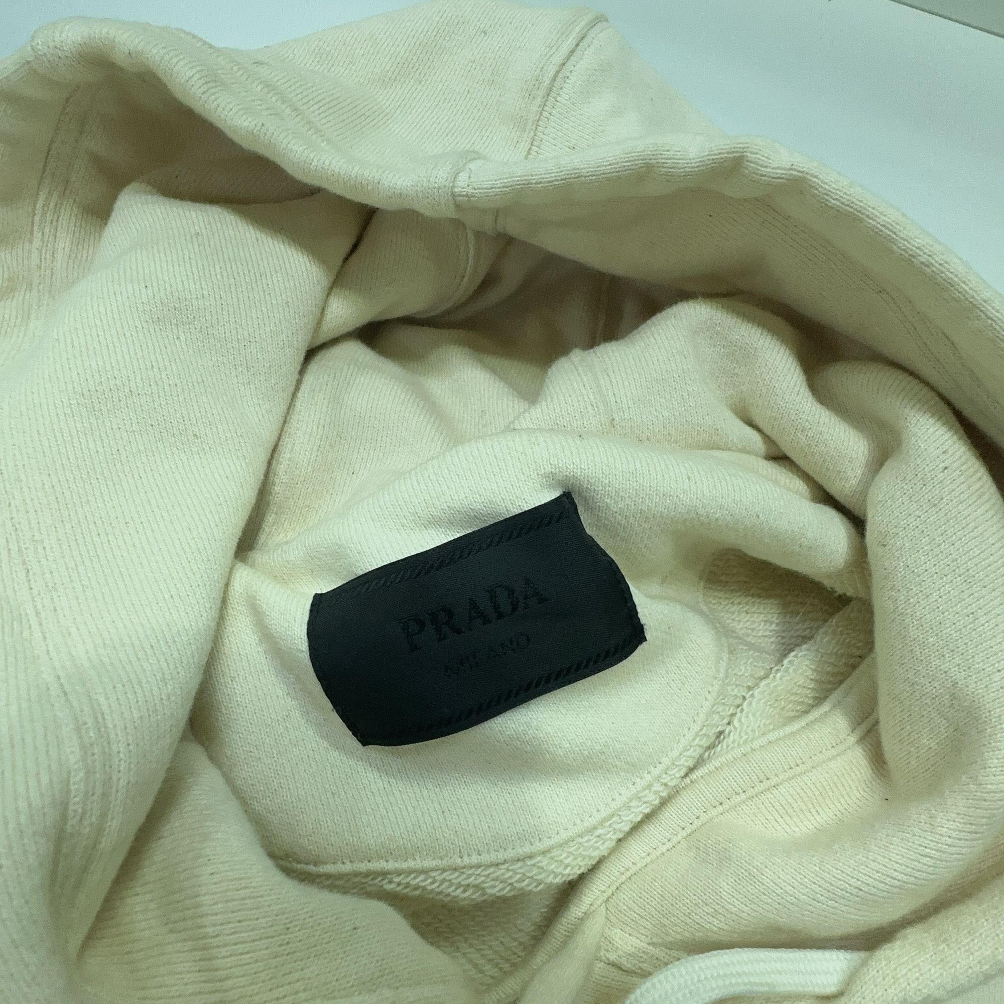 Prada Prada Logo Patch Hoodie Size L Size US L / EU 52-54 / 3 - 3 Thumbnail