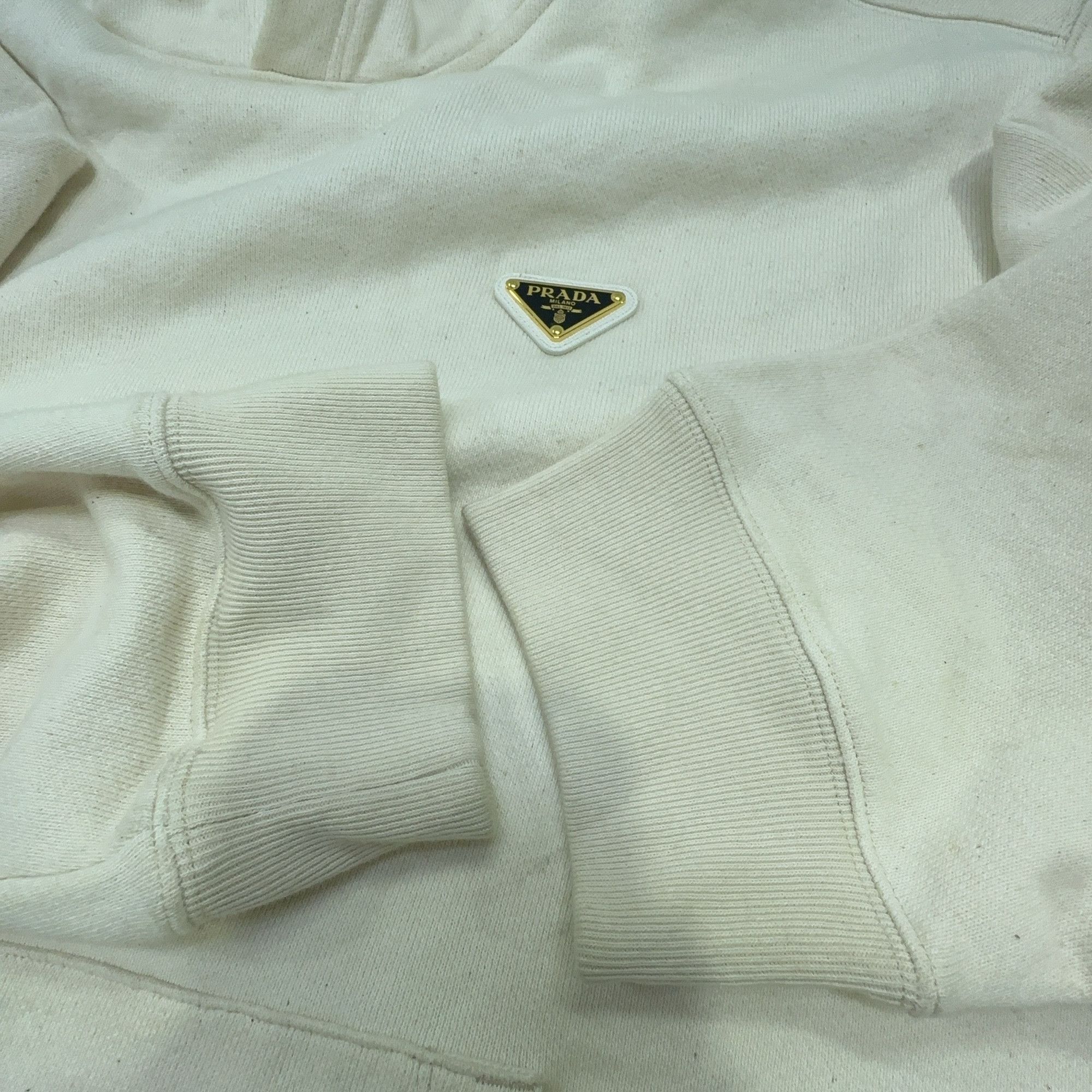 Prada Prada Logo Patch Hoodie Size L Size US L / EU 52-54 / 3 - 13 Thumbnail