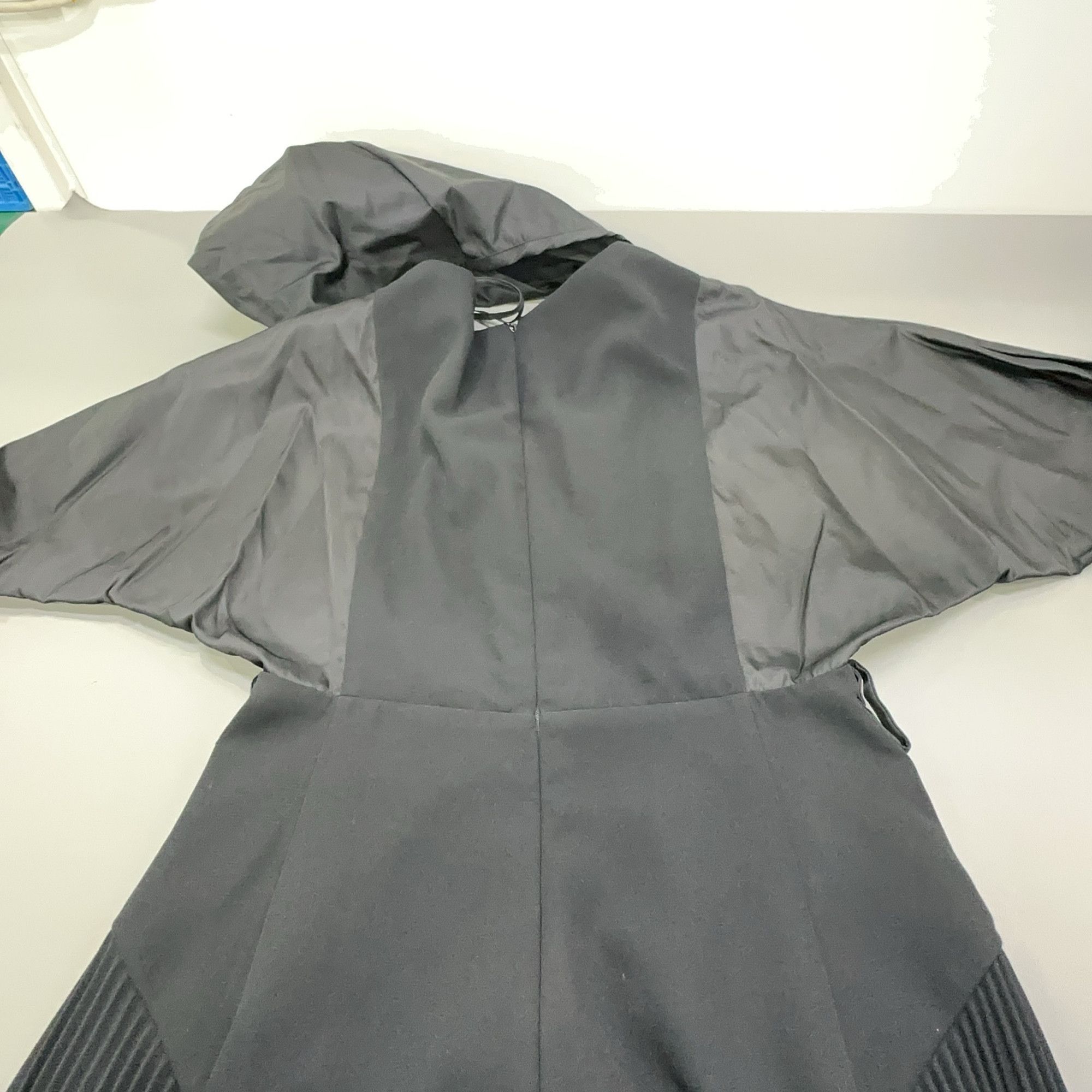 Prada Prada Hooded Pleated Dress Size 36 Size XS / US 0-2 / IT 36-38 - 6 Thumbnail