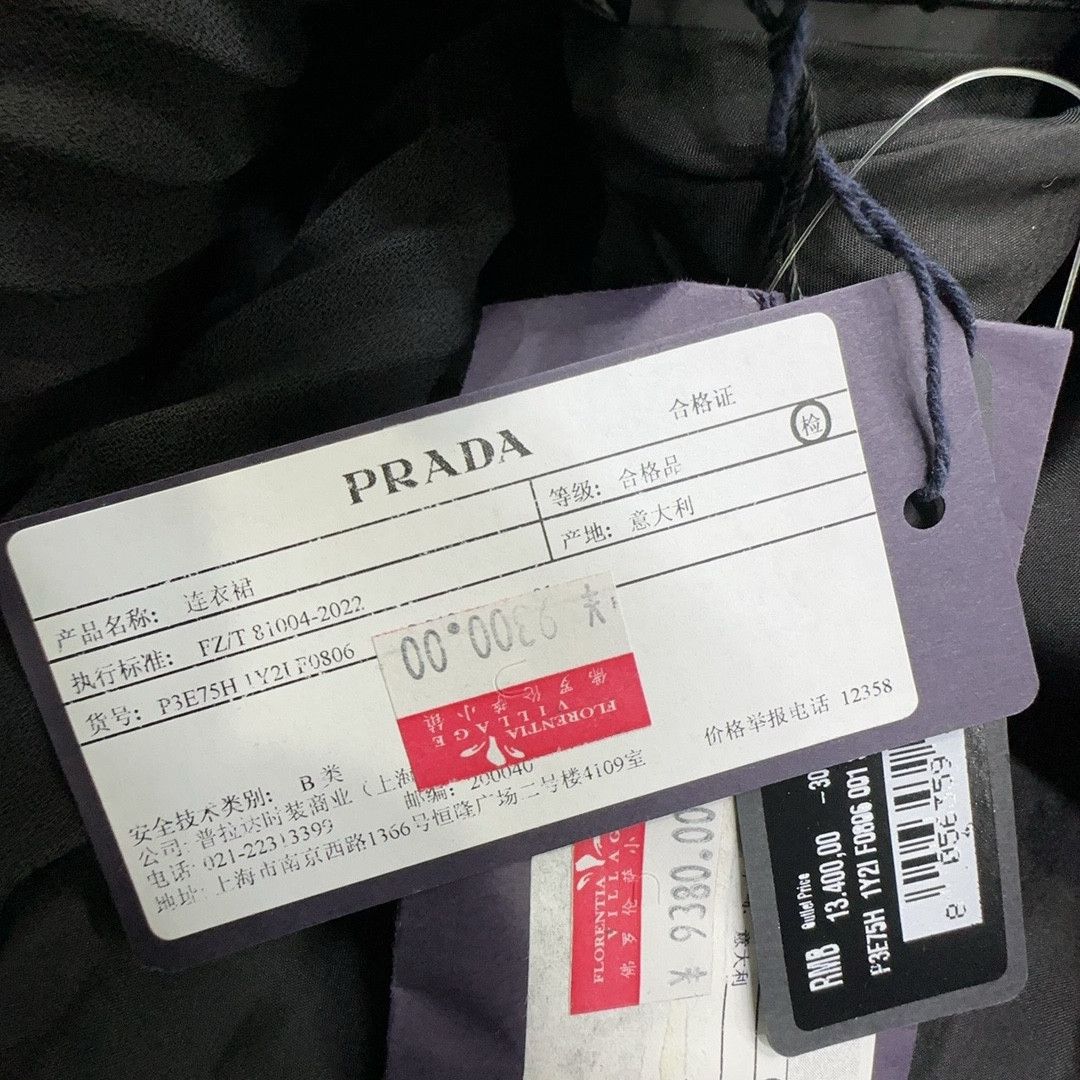 Prada Prada Hooded Pleated Dress Size 36 Size XS / US 0-2 / IT 36-38 - 3 Thumbnail