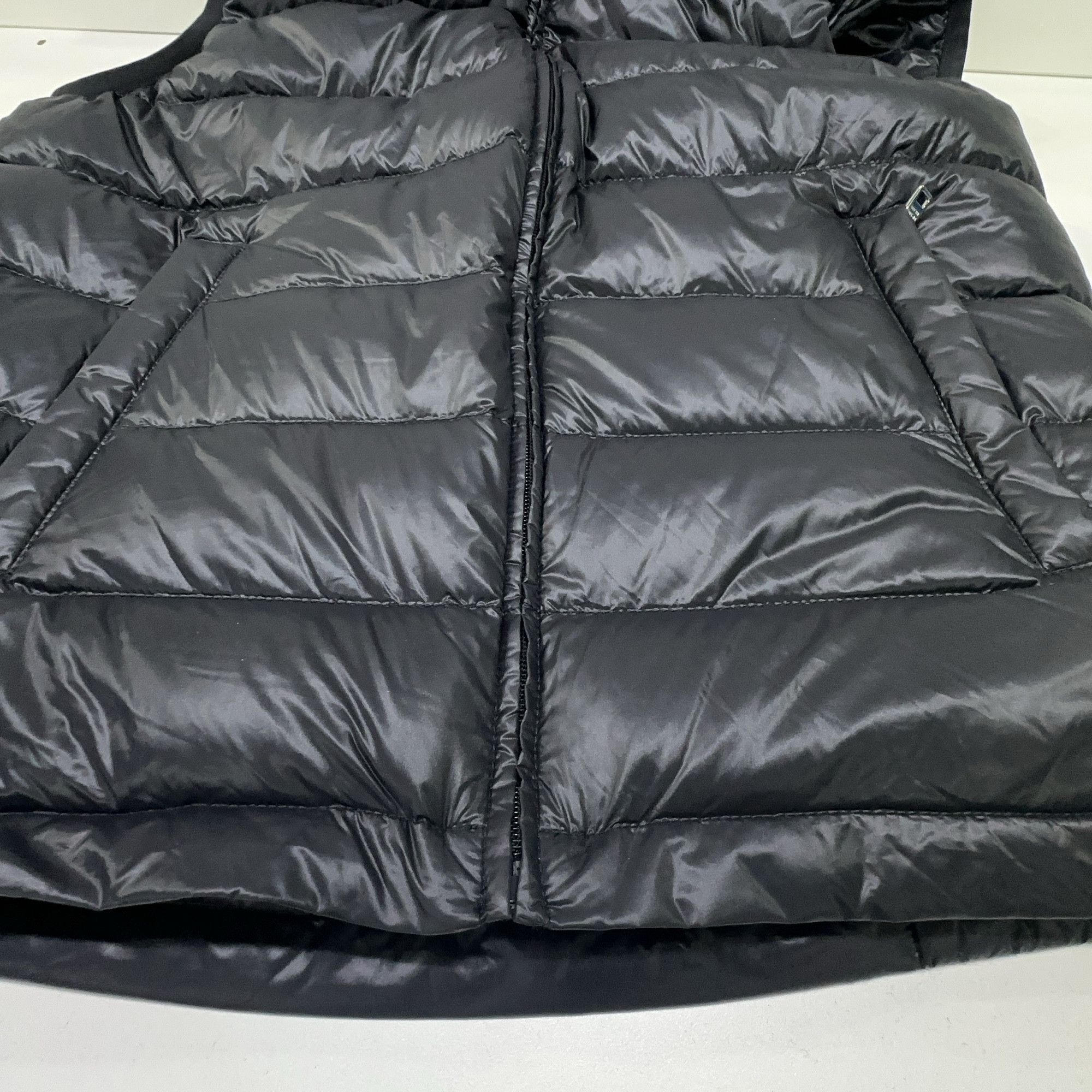 Prada Prada Logo Puffer Vest Size 54 Size US L / EU 52-54 / 3 - 8 Thumbnail