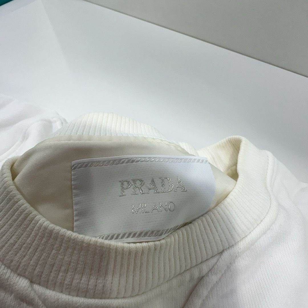 Prada Prada Logo Print Sweatshirt Size L Size US L / EU 52-54 / 3 - 3 Thumbnail
