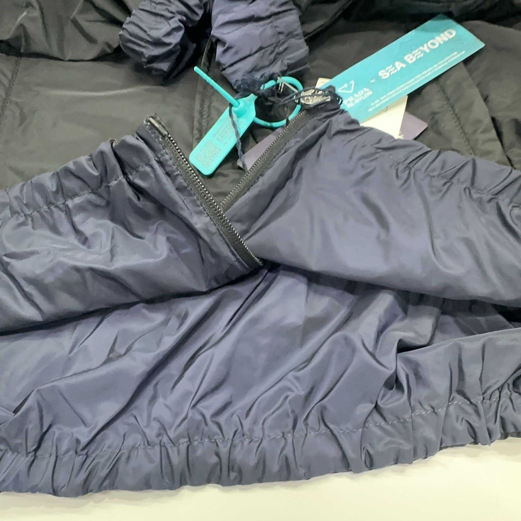 Prada Prada Re-Nylon High Collar Jacket Size L Size US L / EU 52-54 / 3 - 8 Thumbnail