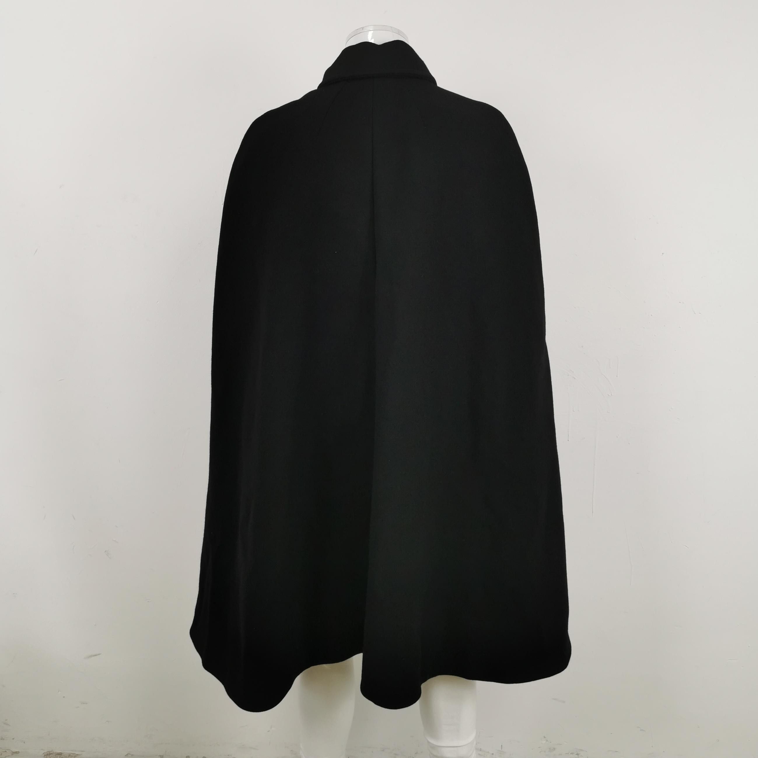 Gucci Gucci Men xxl Cloaks Capes Size US XXL / EU 58 / 5 - 2 Thumbnail