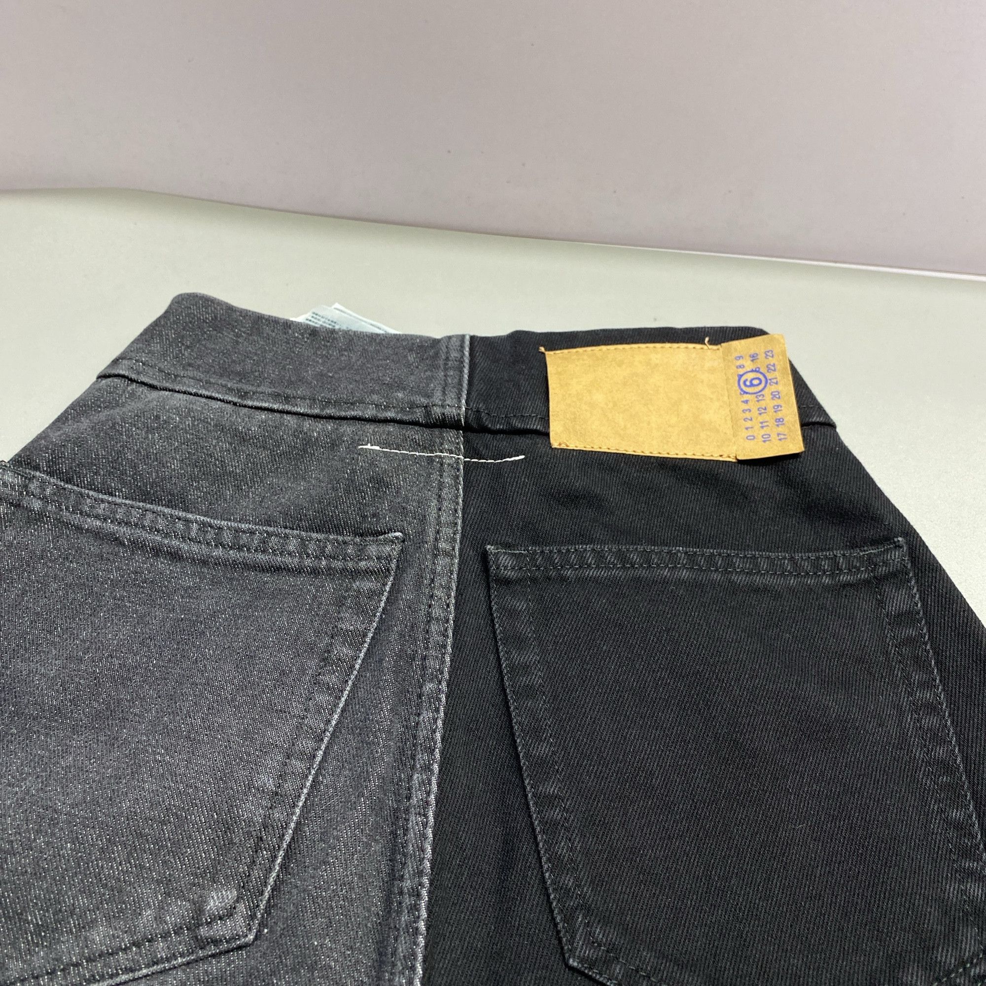 MM6 MM6 Maison Margiela Two-Tone Jeans Size 24 Size 24" / US 00 / IT 34 - 8 Thumbnail