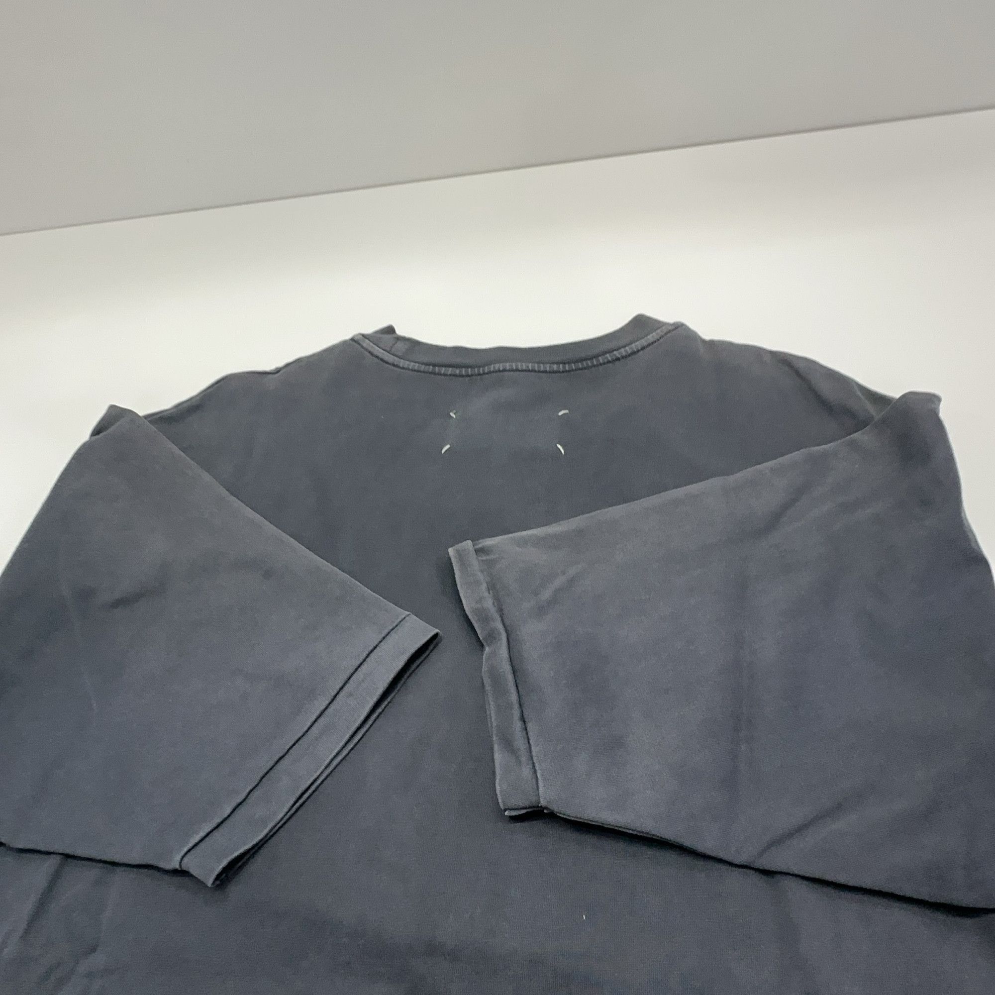 Maison Margiela Maison Margiela Logo T-Shirt Size S Size US S / EU 44-46 / 1 - 11 Thumbnail
