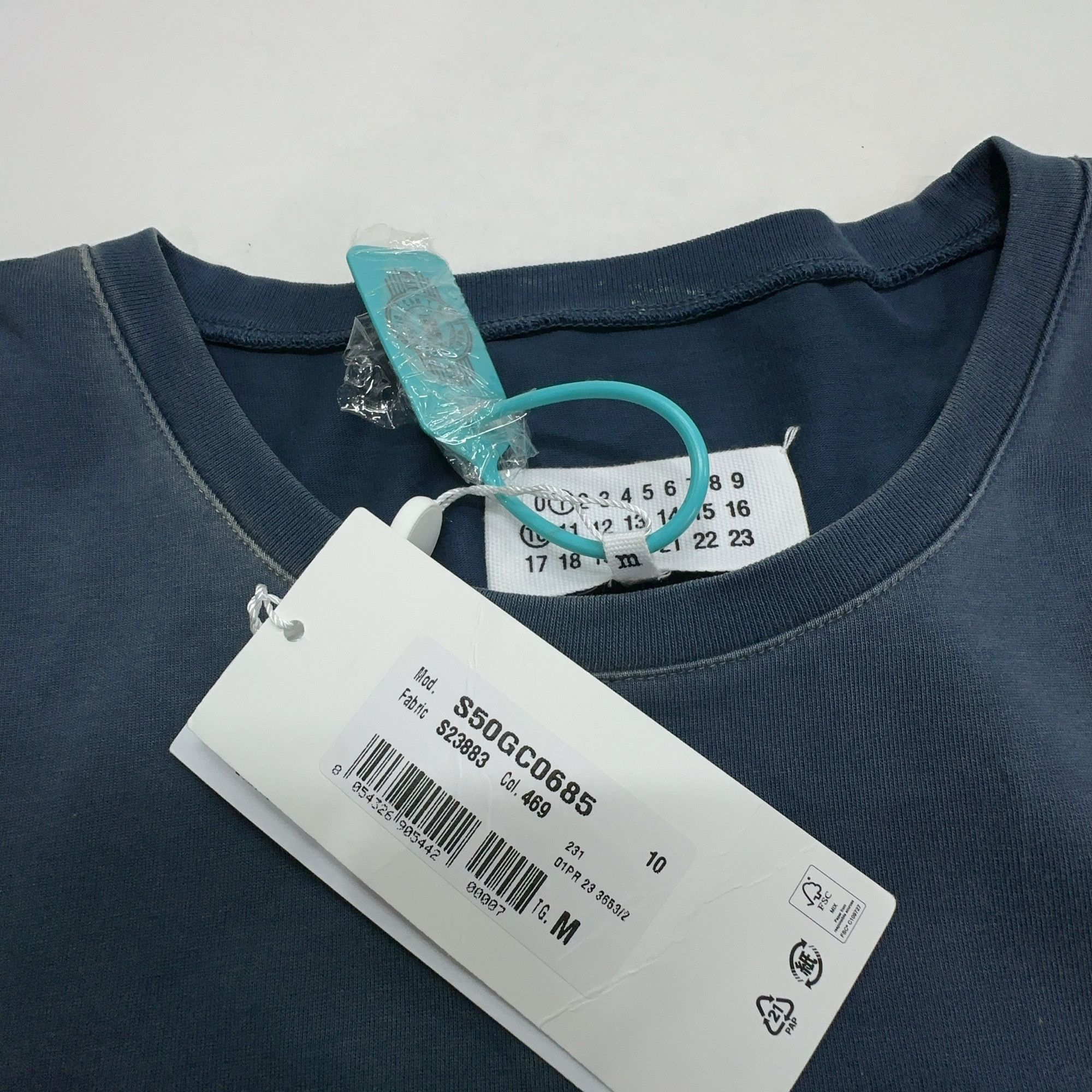 Maison Margiela Maison Margiela Logo T-Shirt Size M Size US M / EU 48-50 / 2 - 5 Thumbnail