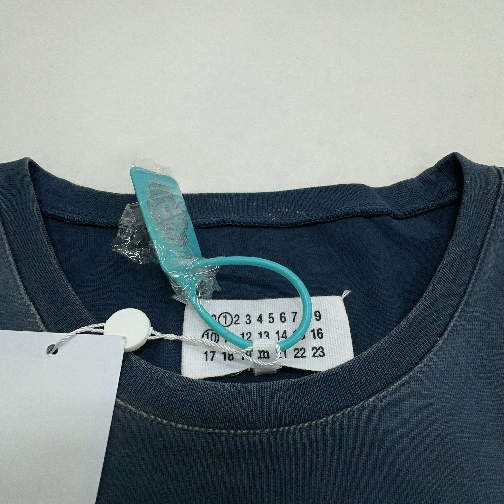 Maison Margiela Maison Margiela Logo T-Shirt Size M Size US M / EU 48-50 / 2 - 4 Thumbnail