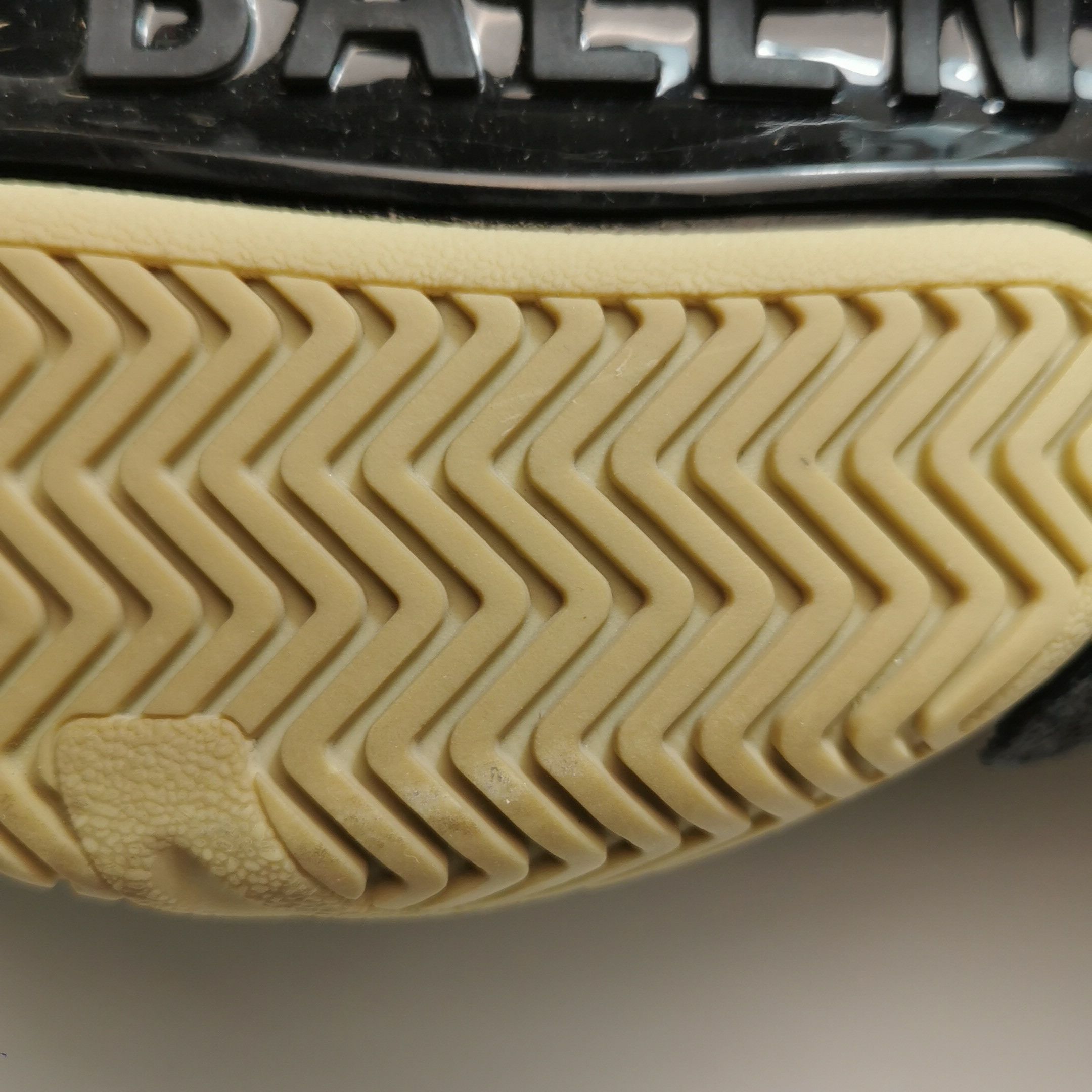 Gucci Gucci Men 7 Lowtop Sneakers Size US 7 / EU 40 - 10 Thumbnail