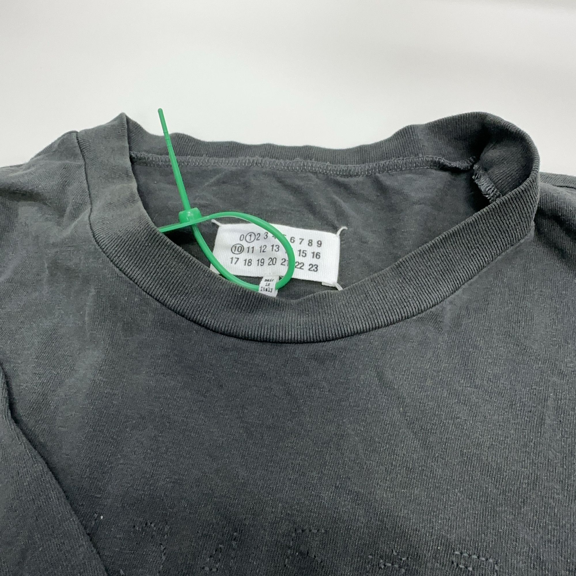 Maison Margiela Maison Margiela Logo Print T-Shirt Size S Size US S / EU 44-46 / 1 - 6 Thumbnail
