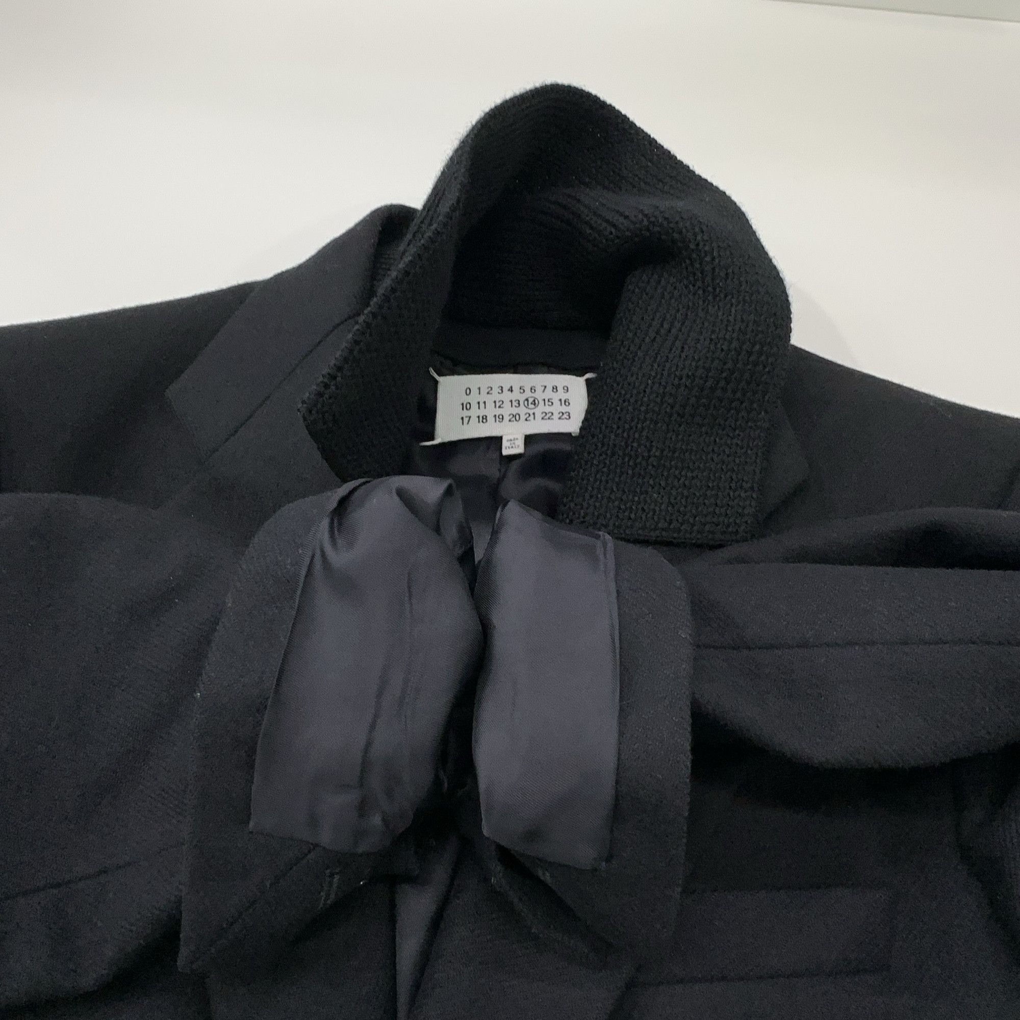 Maison Margiela Maison Margiela Black Coat Size 44 Size US S / EU 44-46 / 1 - 10 Thumbnail