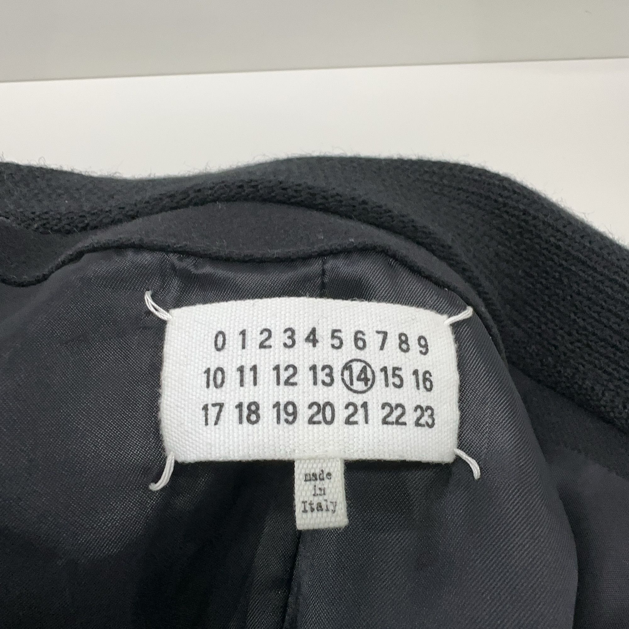Maison Margiela Maison Margiela Black Coat Size 44 Size US S / EU 44-46 / 1 - 4 Thumbnail