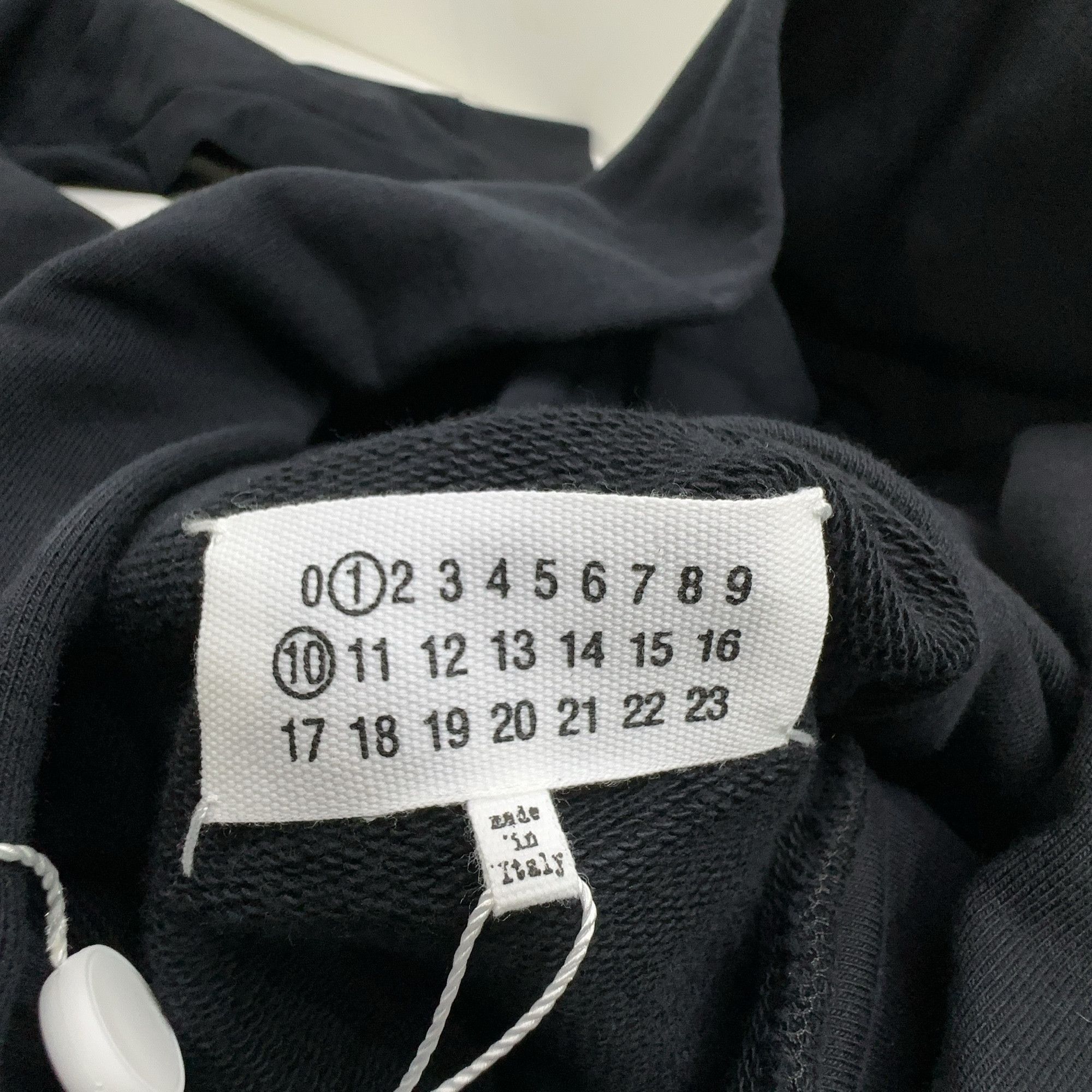 Maison Margiela Maison Margiela Numeric Print Hoodie XXL Size US XXL / EU 58 / 5 - 3 Thumbnail