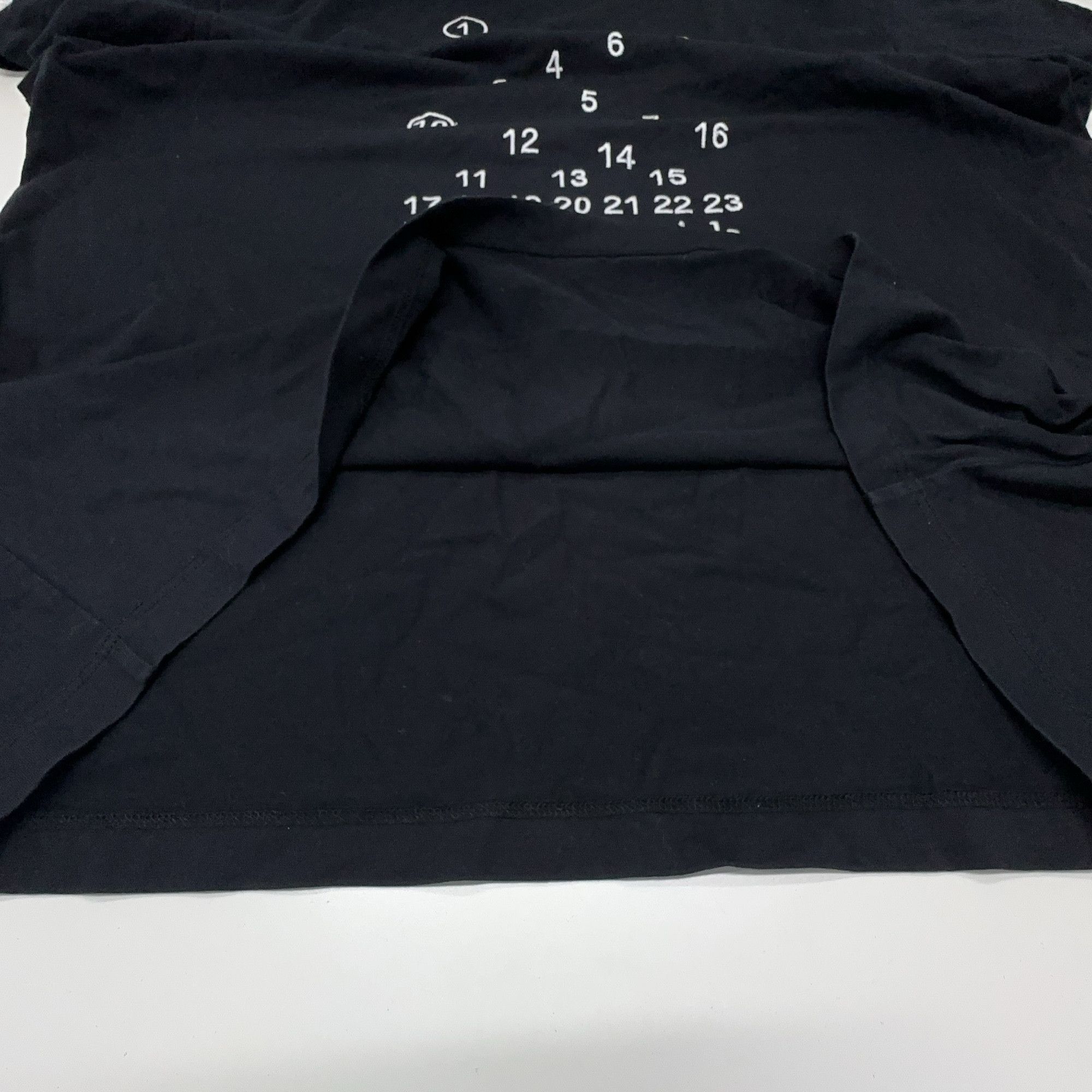 Maison Margiela Maison Margiela Logo Number T-Shirt Size S Size US S / EU 44-46 / 1 - 8 Thumbnail