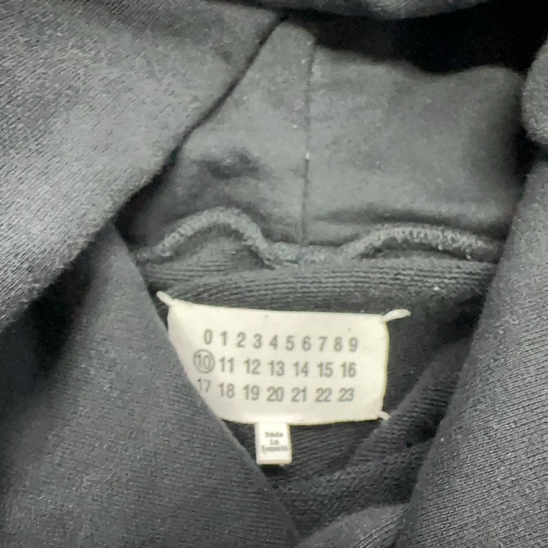 Maison Margiela Maison Margiela Inverted Logo Hoodie Size 50 Size US M / EU 48-50 / 2 - 4 Thumbnail