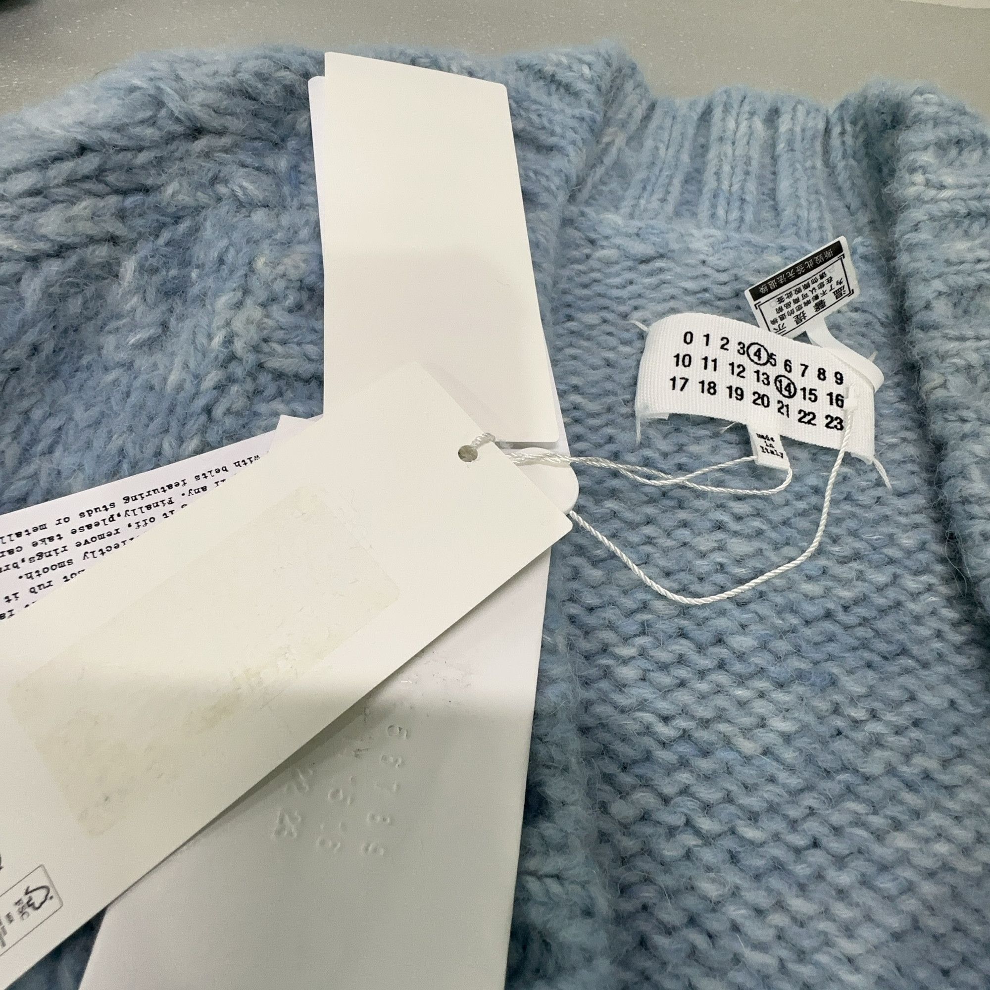 Maison Margiela Maison Margiela V-Neck Knit Cardigan Size XS Size XS / US 0-2 / IT 36-38 - 3 Thumbnail