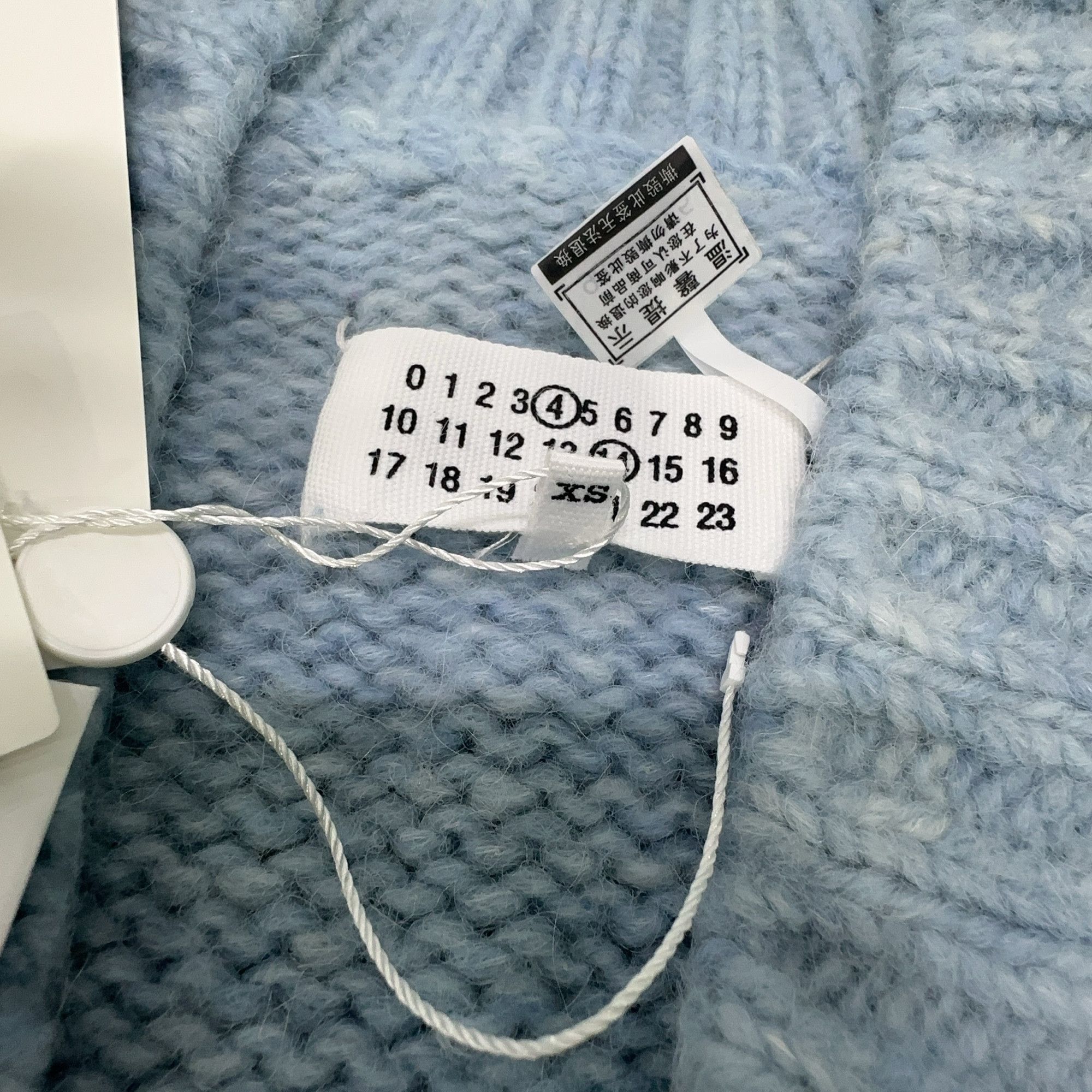 Maison Margiela Maison Margiela V-Neck Knit Cardigan Size XS Size XS / US 0-2 / IT 36-38 - 4 Thumbnail