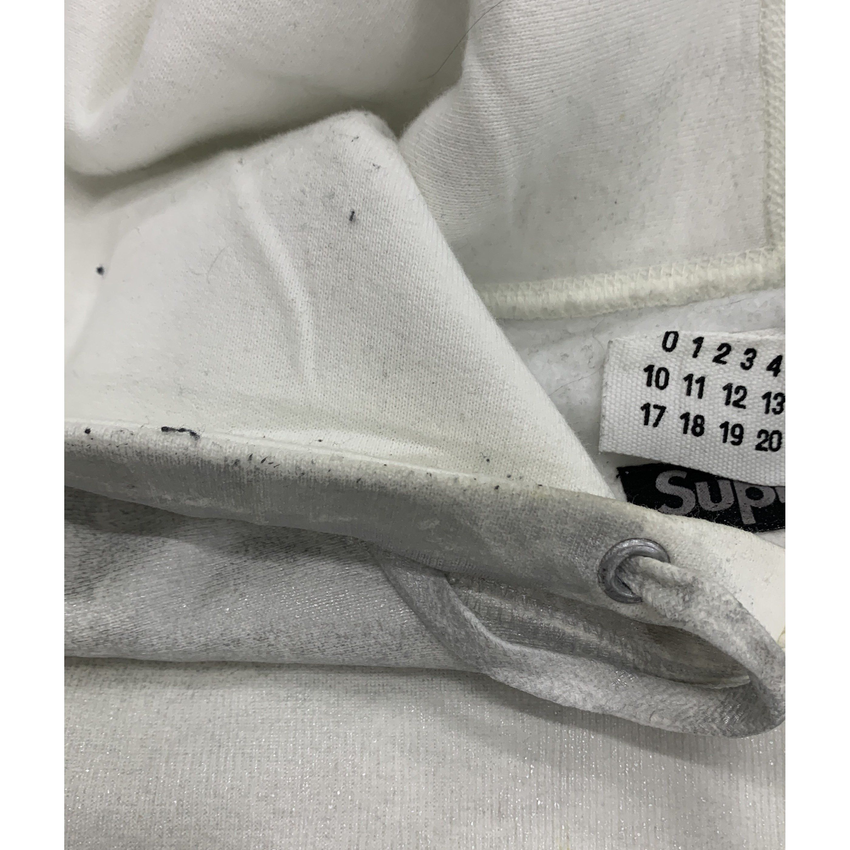 Supreme Supreme x MM6 Maison Margiela Foil Box Logo Hoodie XL Size US XL / EU 56 / 4 - 8 Thumbnail
