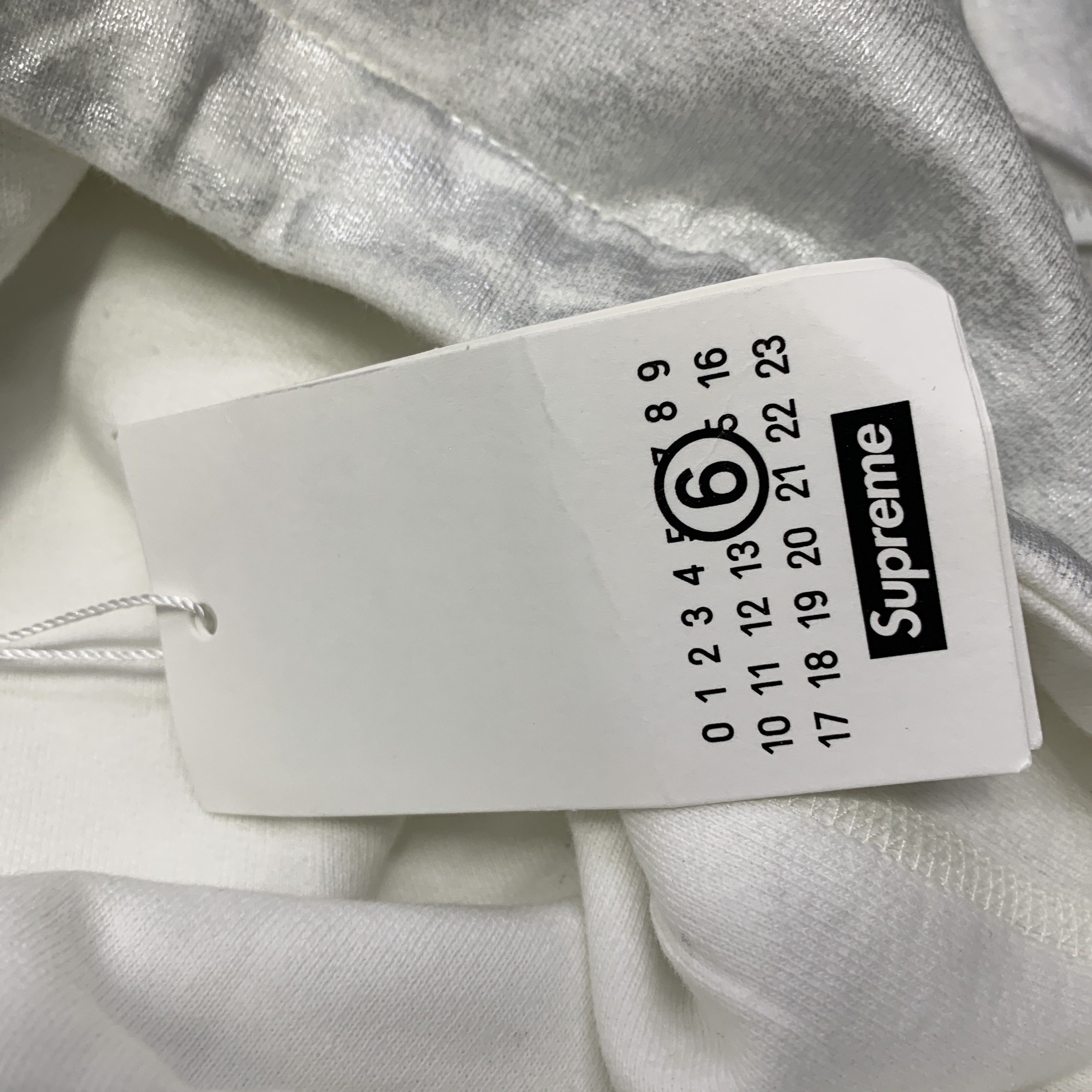 Supreme Supreme x MM6 Maison Margiela Foil Box Logo Hoodie S Size US S / EU 44-46 / 1 - 4 Thumbnail