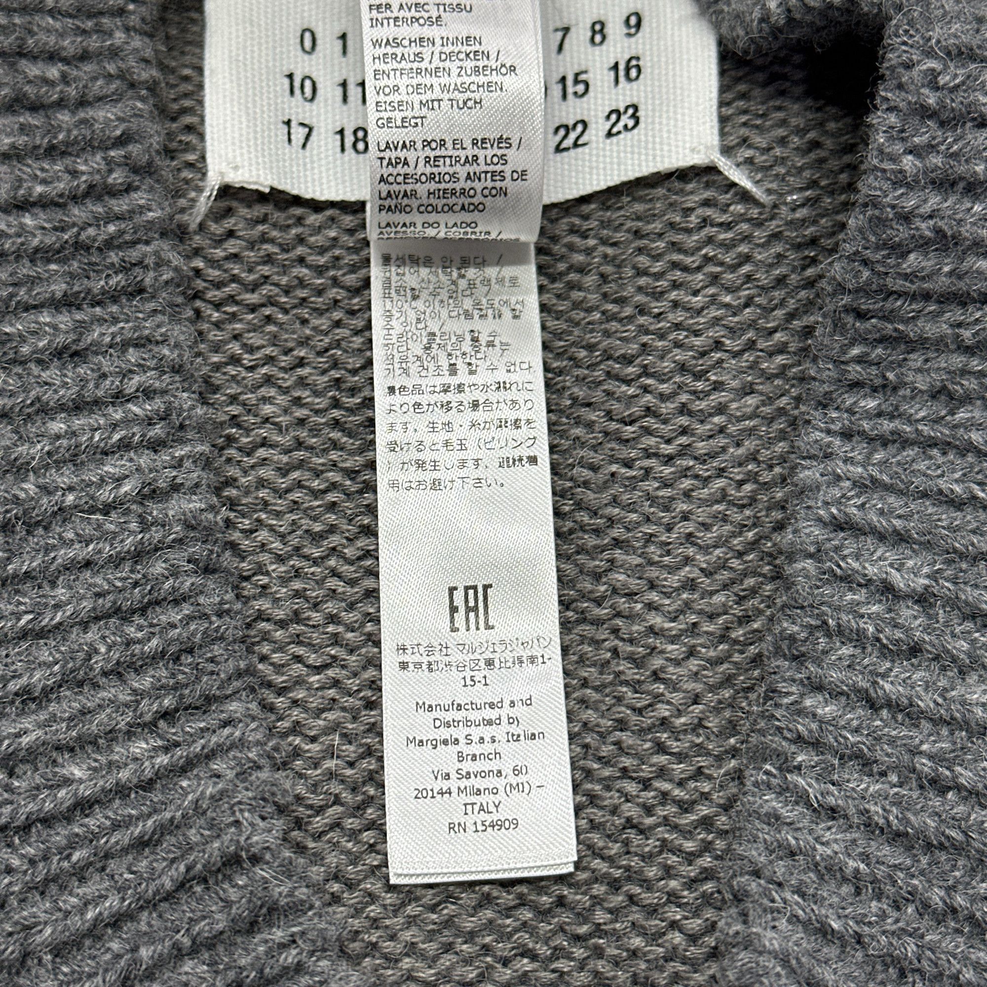 Maison Margiela Maison Margiela Four-Stitch V-Neck Knit Vest Size S Size US S / EU 44-46 / 1 - 4 Thumbnail