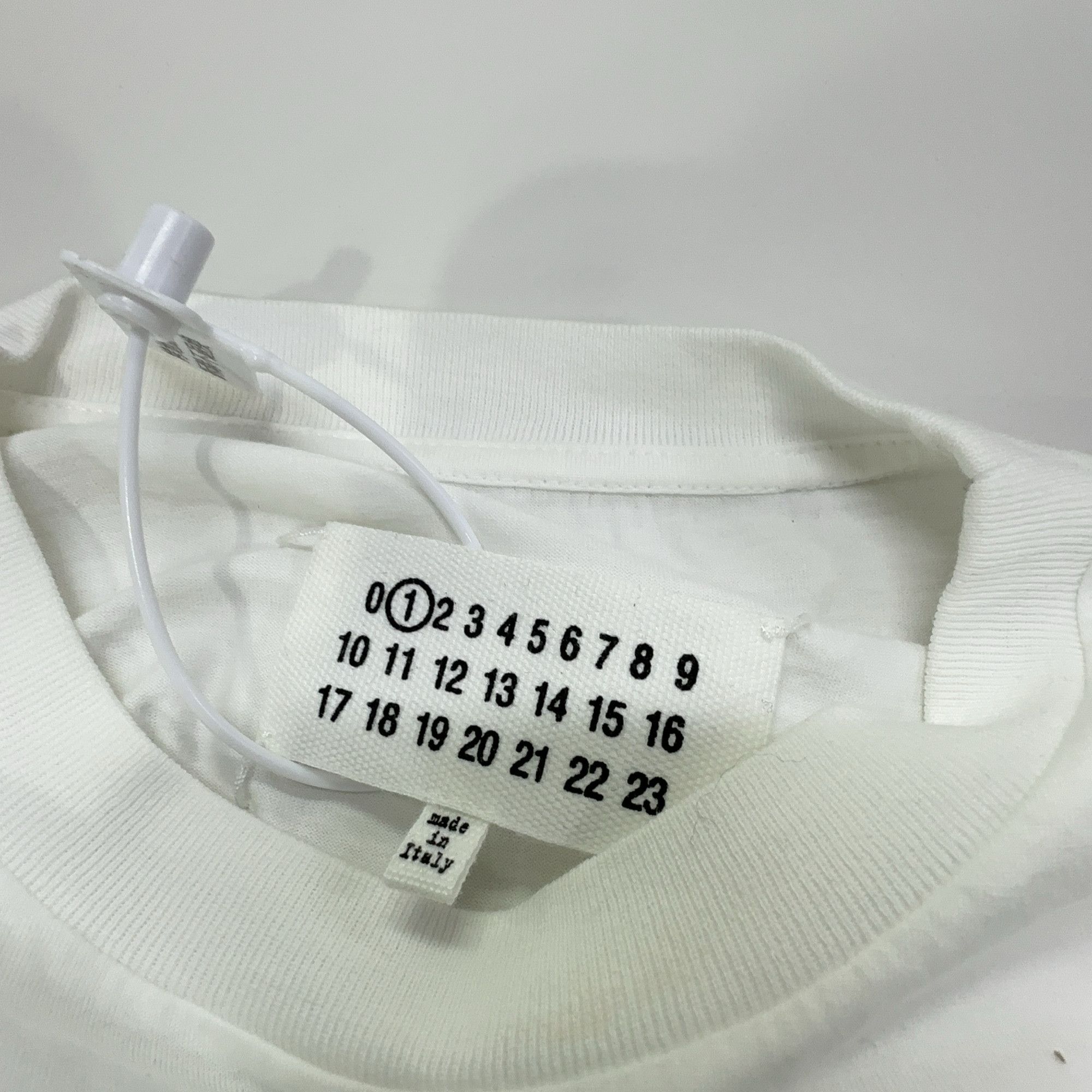 Maison Margiela Maison Margiela Crumpled Paper Logo T-Shirt Size S Size S / US 4 / IT 40 - 5 Thumbnail