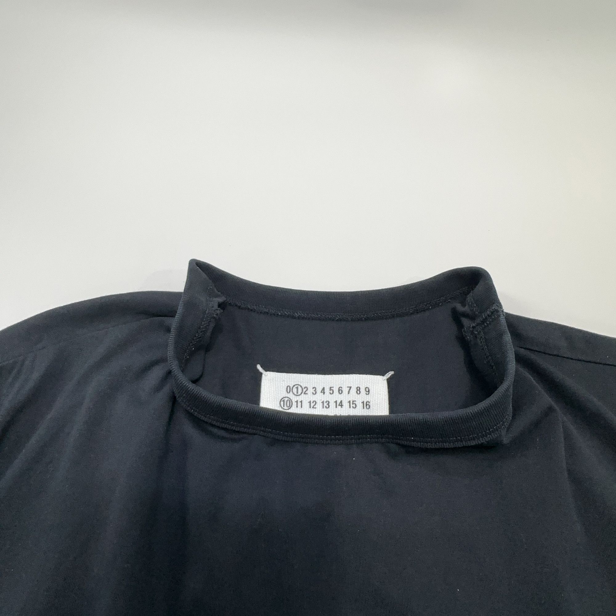 Maison Margiela Maison Margiela Numbers Logo T-Shirt Size S Size US S / EU 44-46 / 1 - 5 Thumbnail