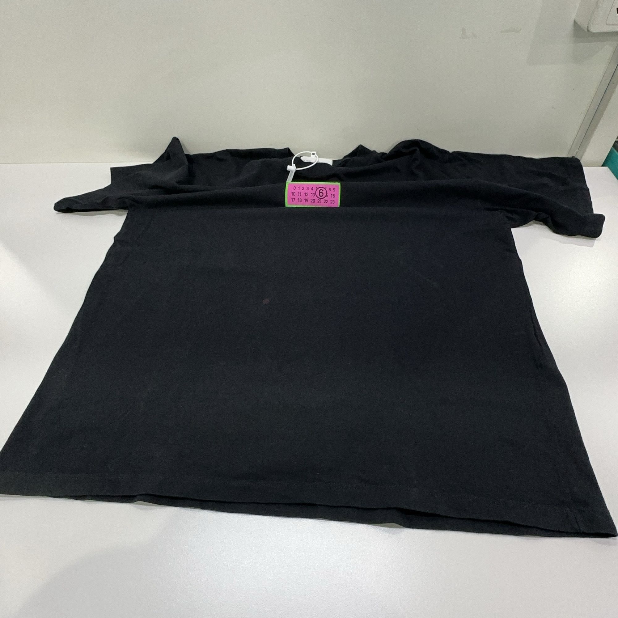 MM6 MM6 Maison Margiela Logo Patch T-Shirt Size XXS Size US XXS / EU 40 - 9 Thumbnail