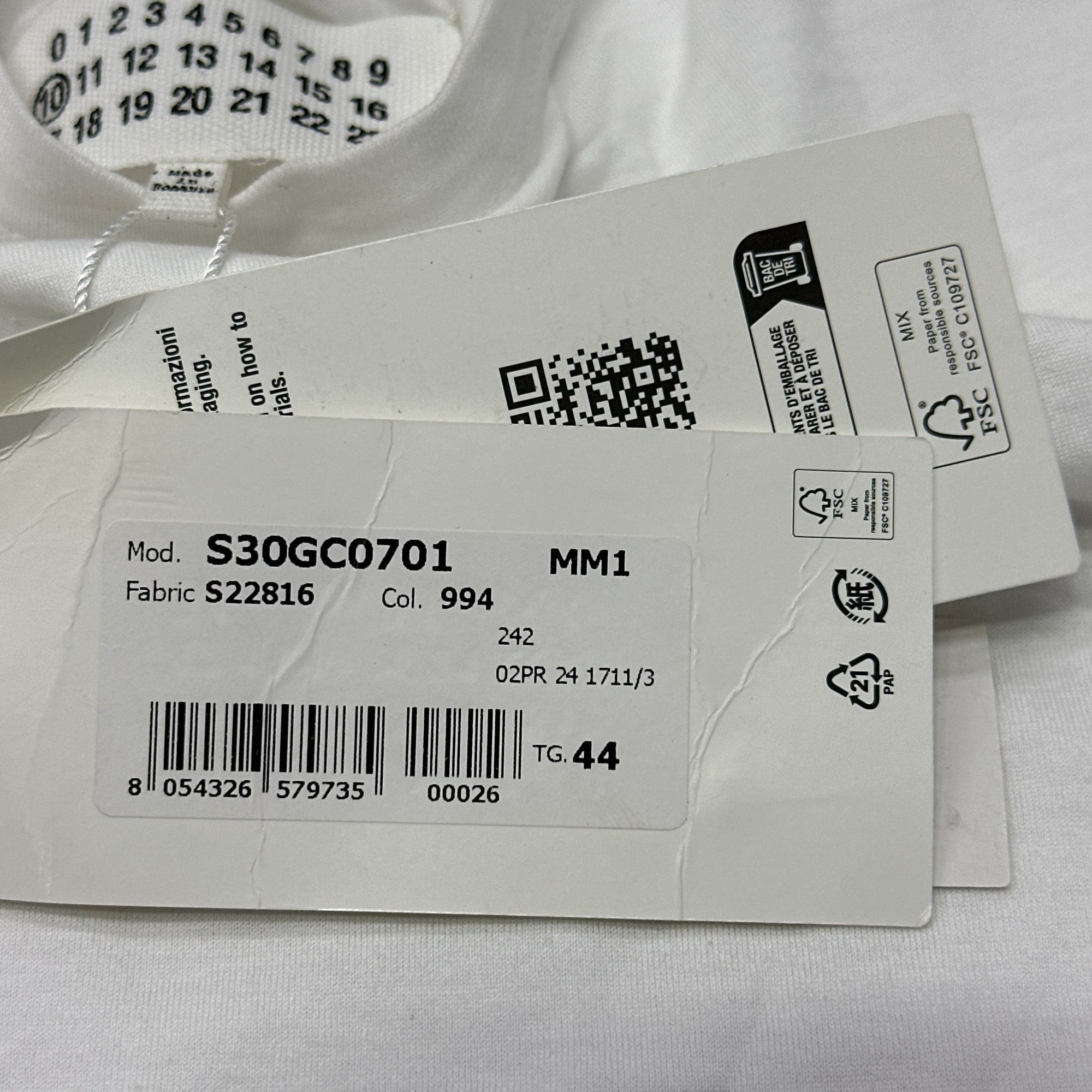 Maison Margiela Maison Margiela Inverted Logo T-Shirt Size S Size US S / EU 44-46 / 1 - 2 Thumbnail