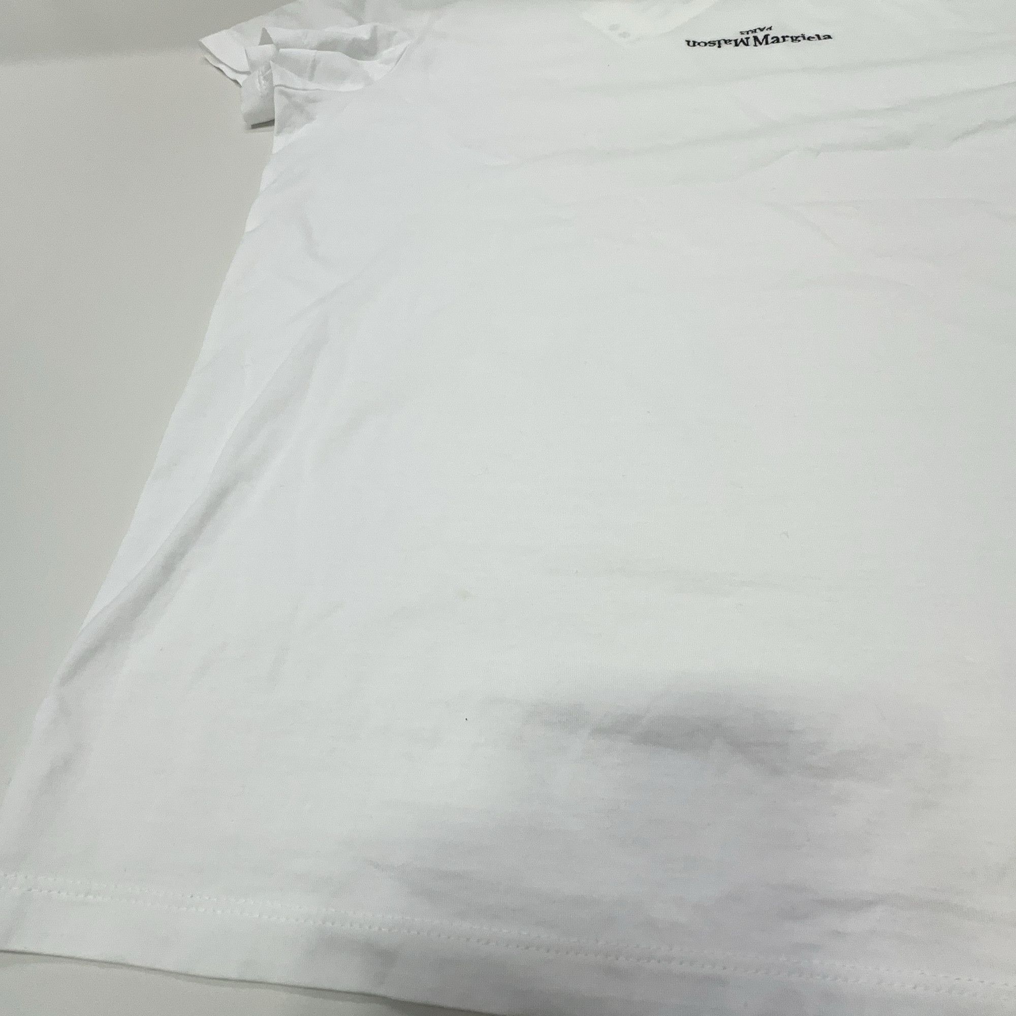 Maison Margiela Maison Margiela Inverted Logo T-Shirt Size S Size US S / EU 44-46 / 1 - 9 Thumbnail