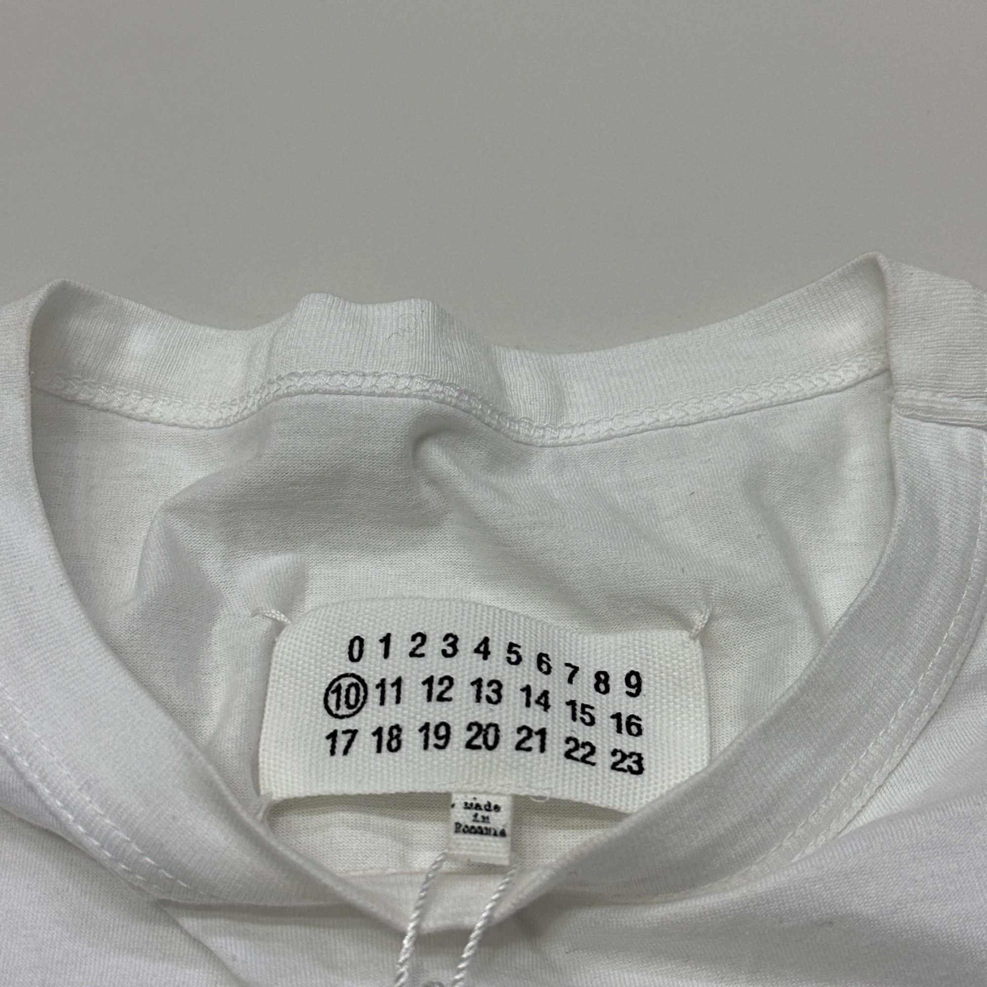 Maison Margiela Maison Margiela Inverted Logo T-Shirt Size S Size US S / EU 44-46 / 1 - 3 Thumbnail
