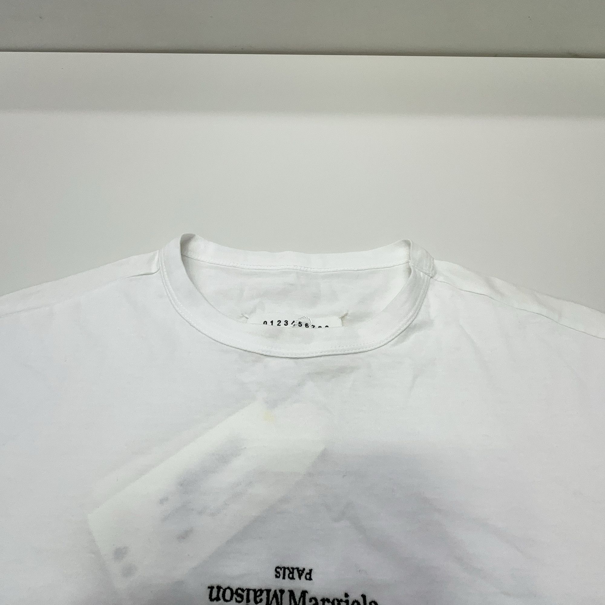 Maison Margiela Maison Margiela Inverted Logo T-Shirt Size S Size US S / EU 44-46 / 1 - 7 Thumbnail