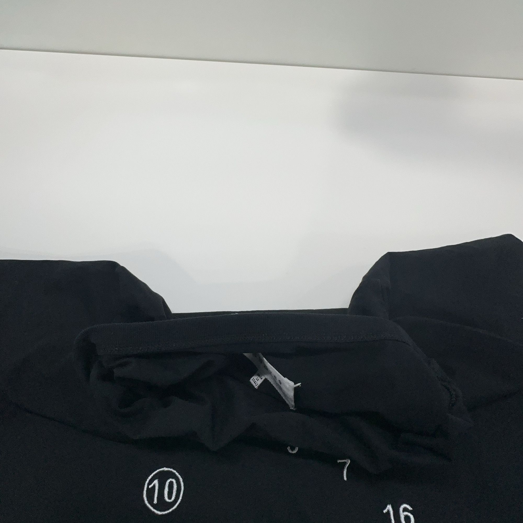 Maison Margiela Maison Margiela Number Logo T-Shirt Size S Size US S / EU 44-46 / 1 - 5 Thumbnail
