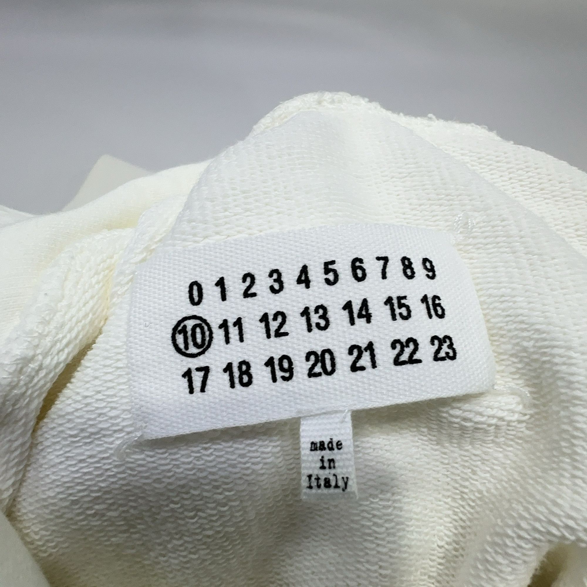 Maison Margiela Maison Margiela Logo Embroidery Hoodie Size M Size US M / EU 48-50 / 2 - 6 Thumbnail