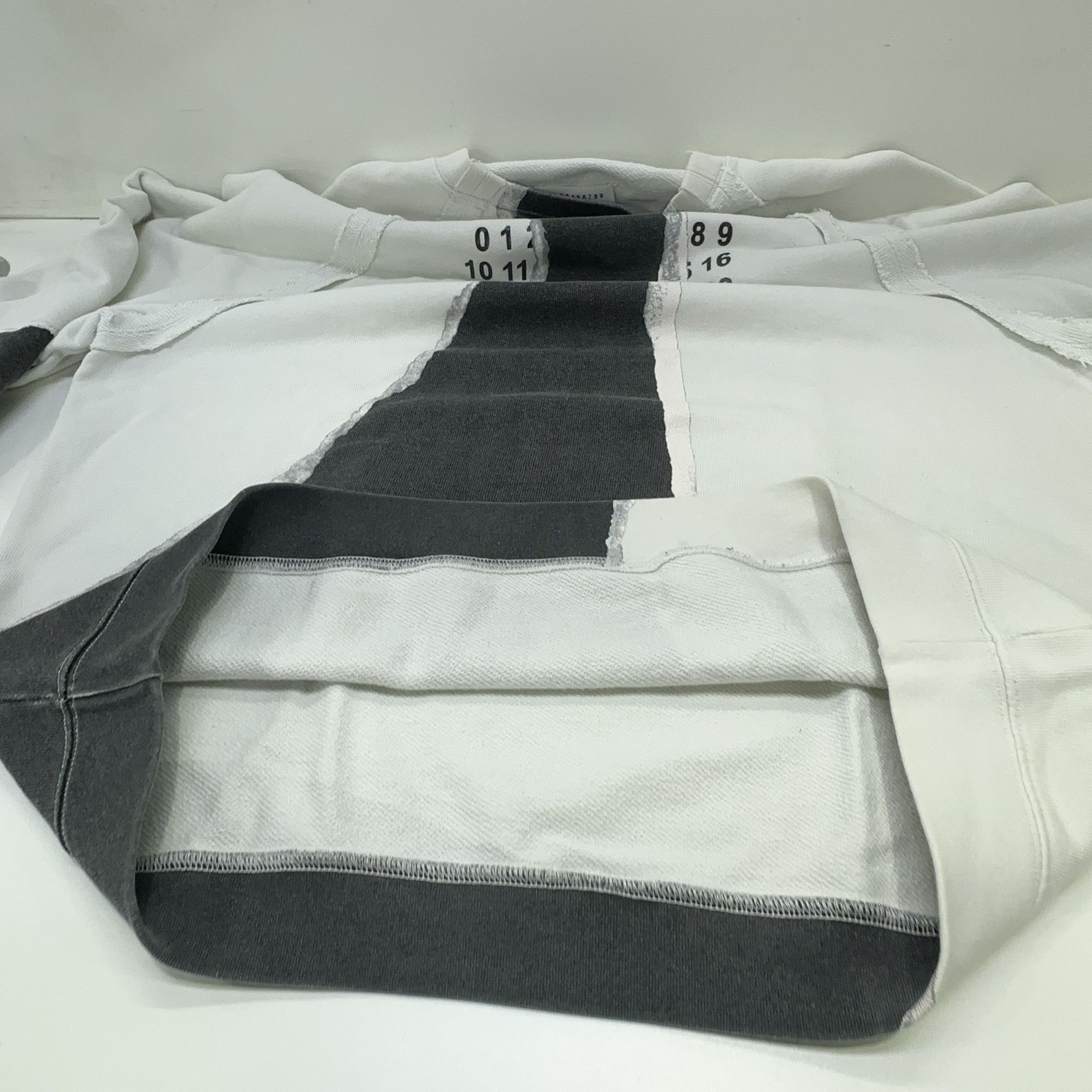 Maison Margiela Maison Margiela Contrast Panel Sweatshirt US S Size US S / EU 44-46 / 1 - 9 Thumbnail