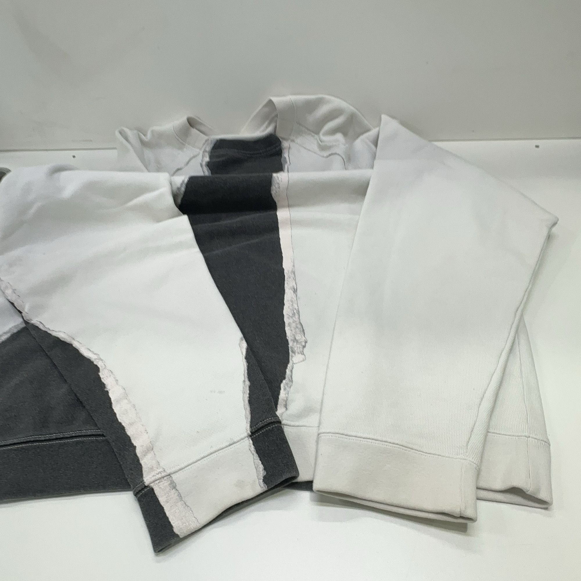 Maison Margiela Maison Margiela Contrast Panel Sweatshirt US S Size US S / EU 44-46 / 1 - 10 Thumbnail