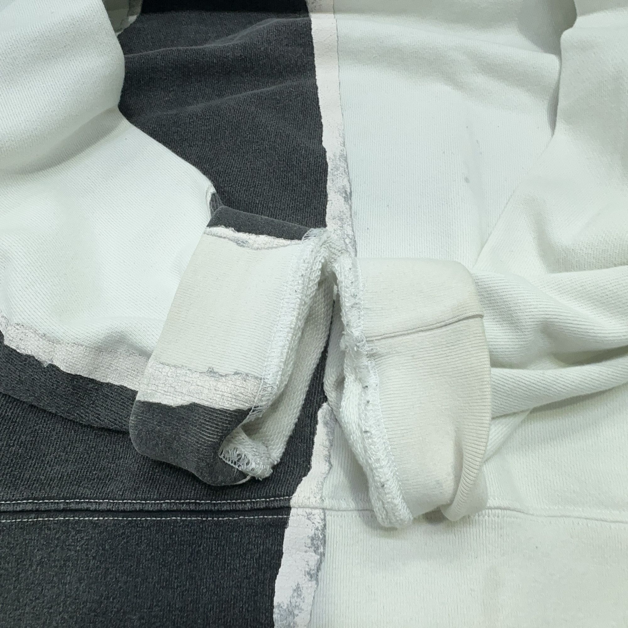 Maison Margiela Maison Margiela Contrast Panel Sweatshirt US S Size US S / EU 44-46 / 1 - 11 Thumbnail